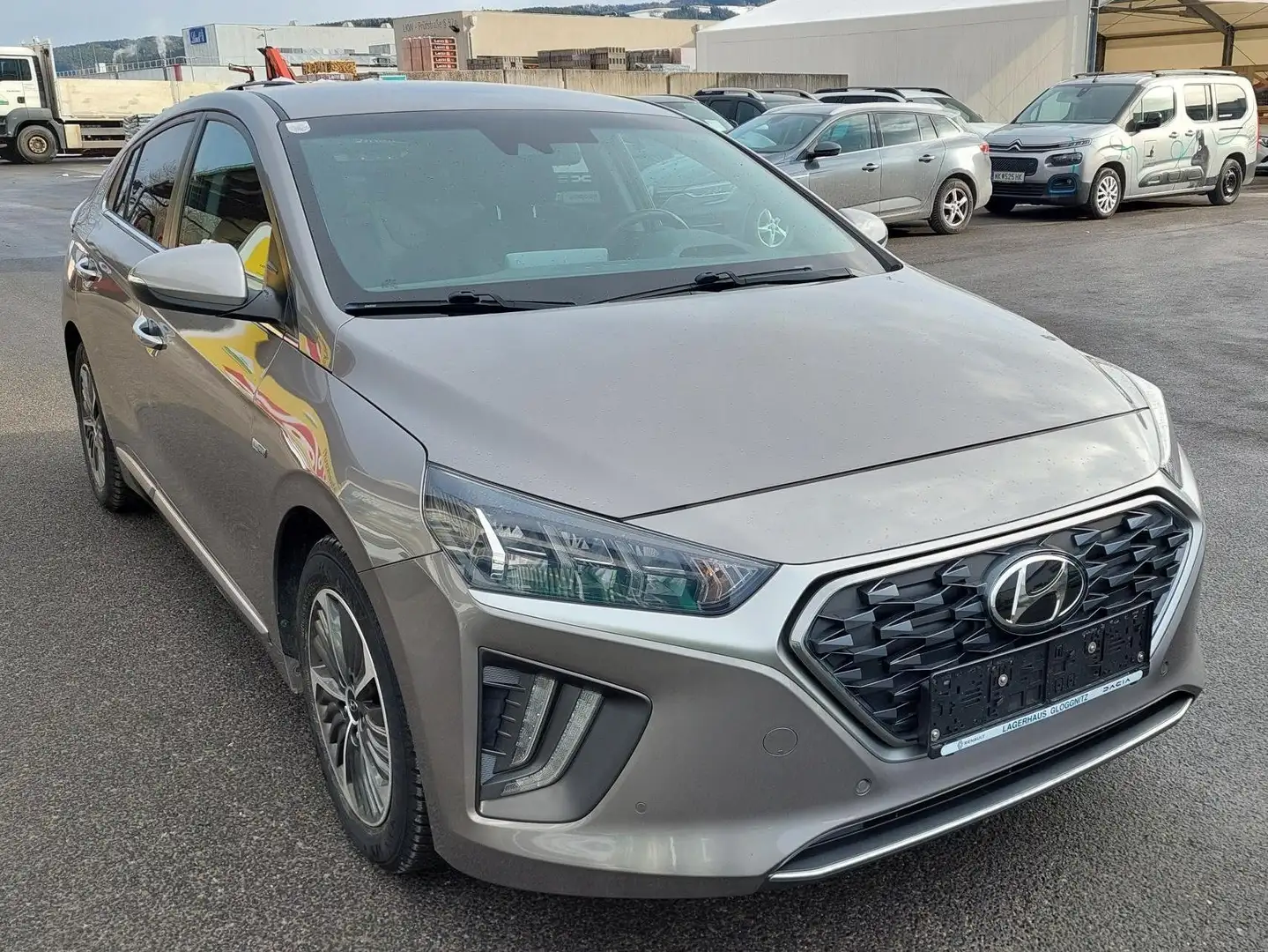 Hyundai IONIQ 1,6 GDi Plug-In PHEV Level 5 DCT Automatic Grau - 2