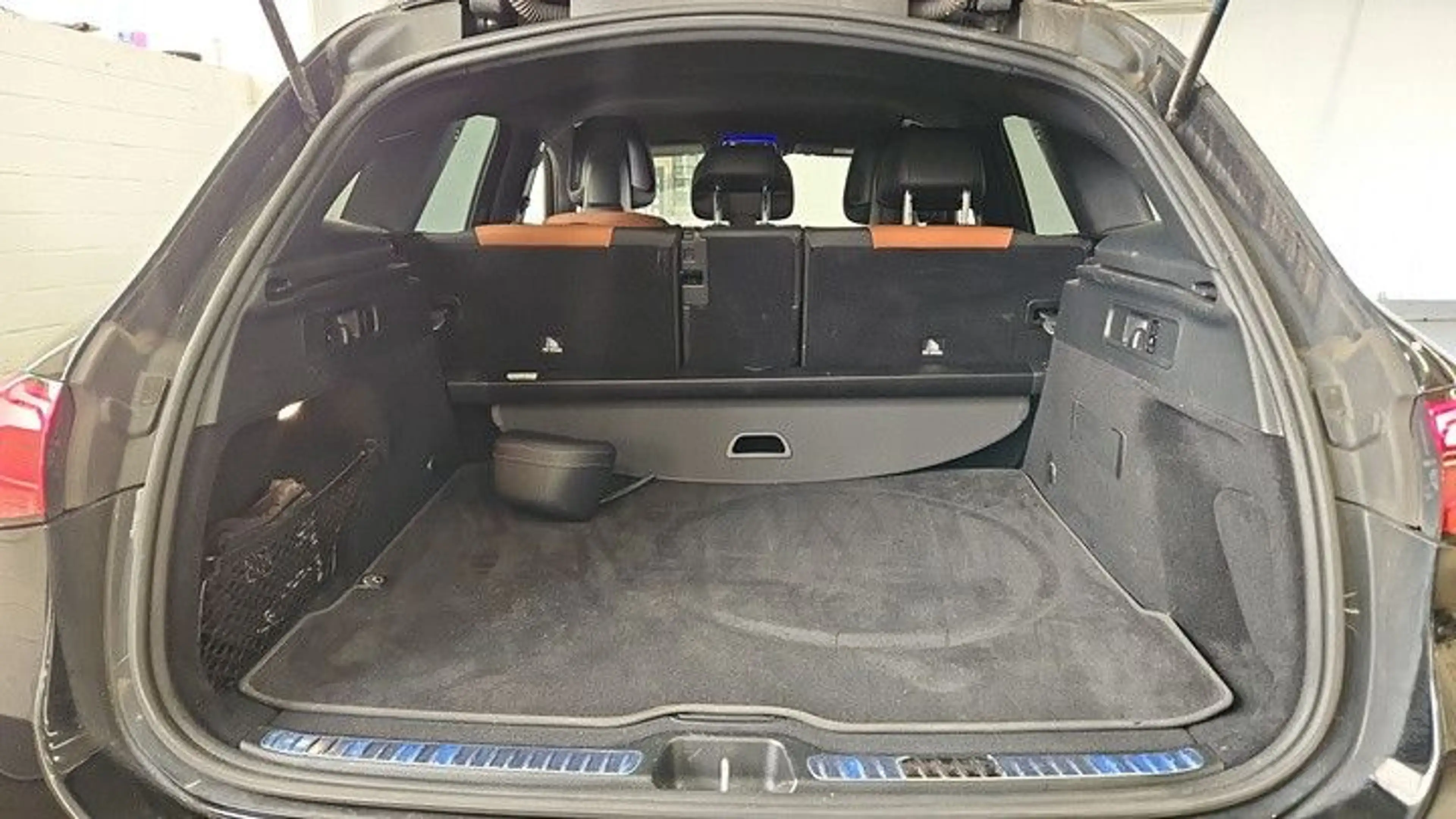 Mercedes-Benz GLC 220 d AMG Premium MEMO*360*ACC*SITZKLIM*AHK — photo 6