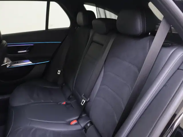 Mercedes-Benz E-Class view 14