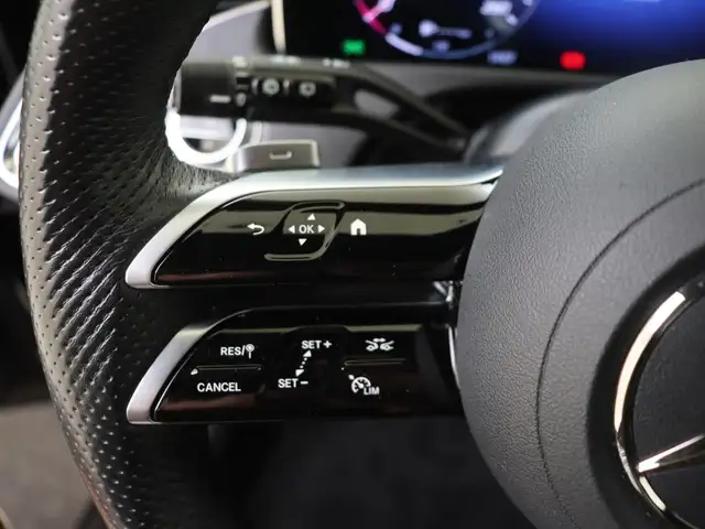 Mercedes-Benz E-Class view 12