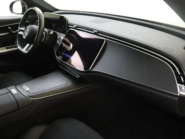 Mercedes-Benz E-Class view 5