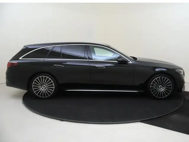 Mercedes-Benz E-Class view 9