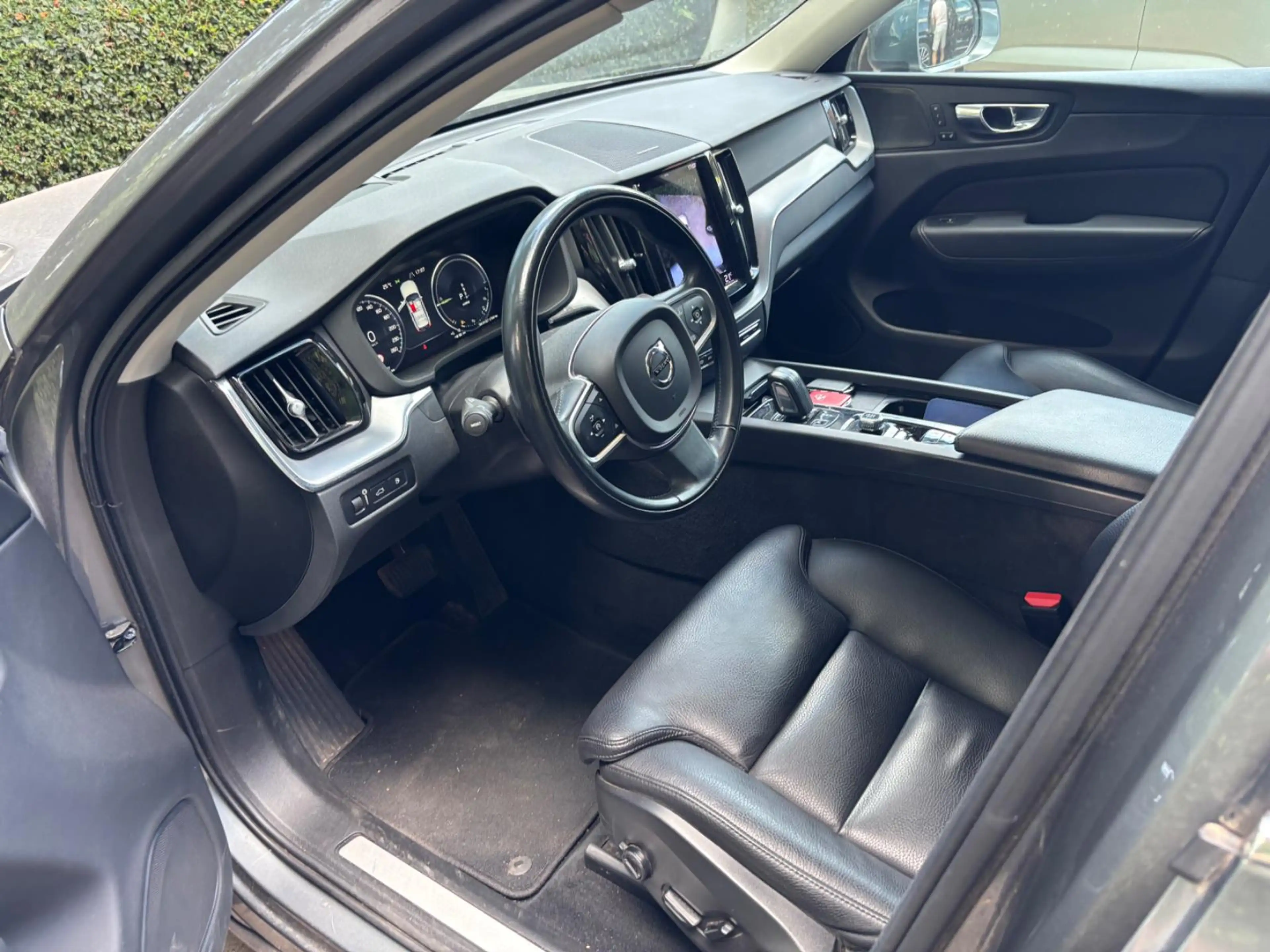 Volvo XC60 2.0 Recharge T6 AWD Business Pro | Plug-in Hybrid — photo 5
