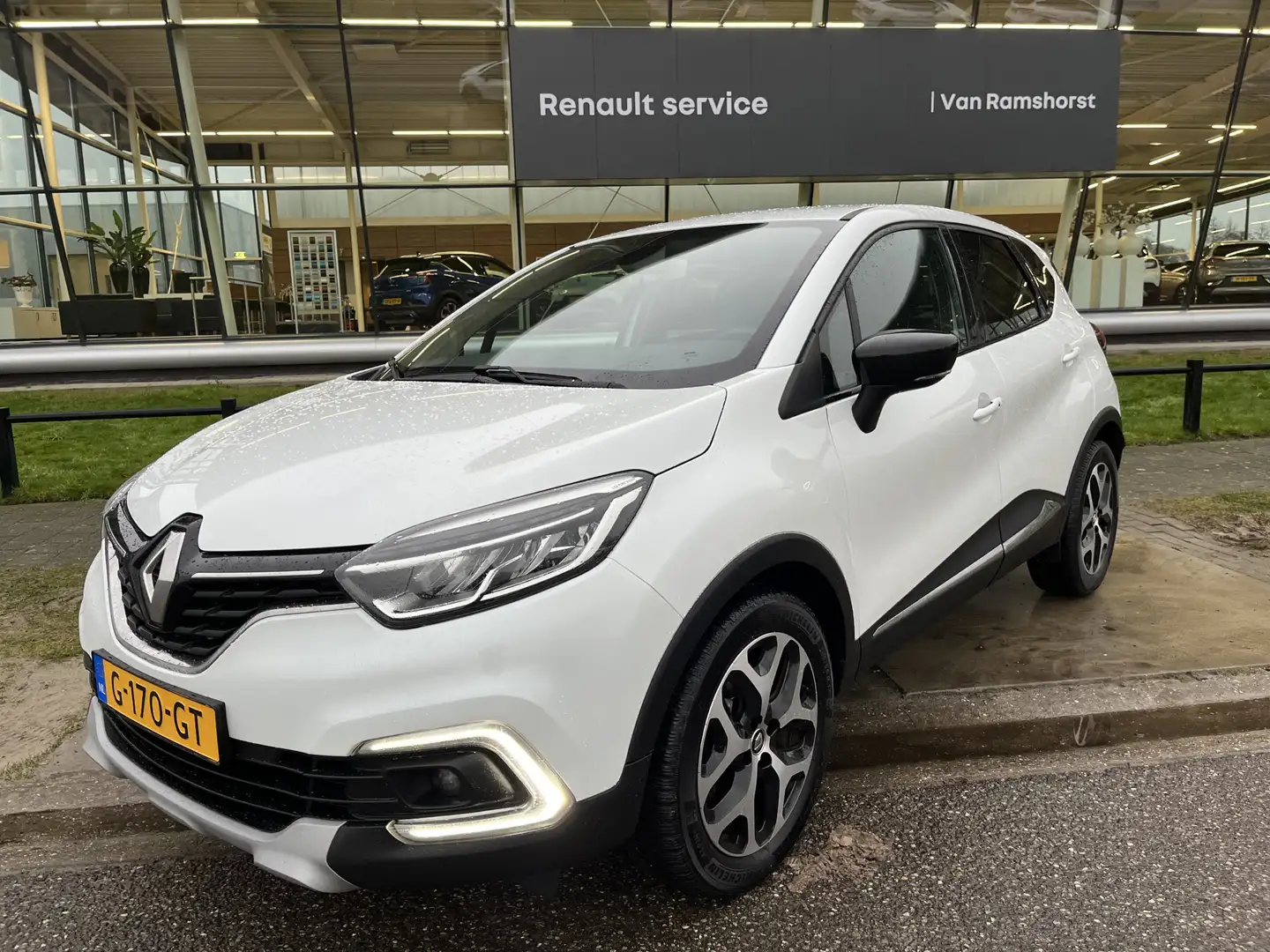 Renault Captur 0.9 TCe Intens / Trekhaak / 17'' LMV / Keyless / P White - 1