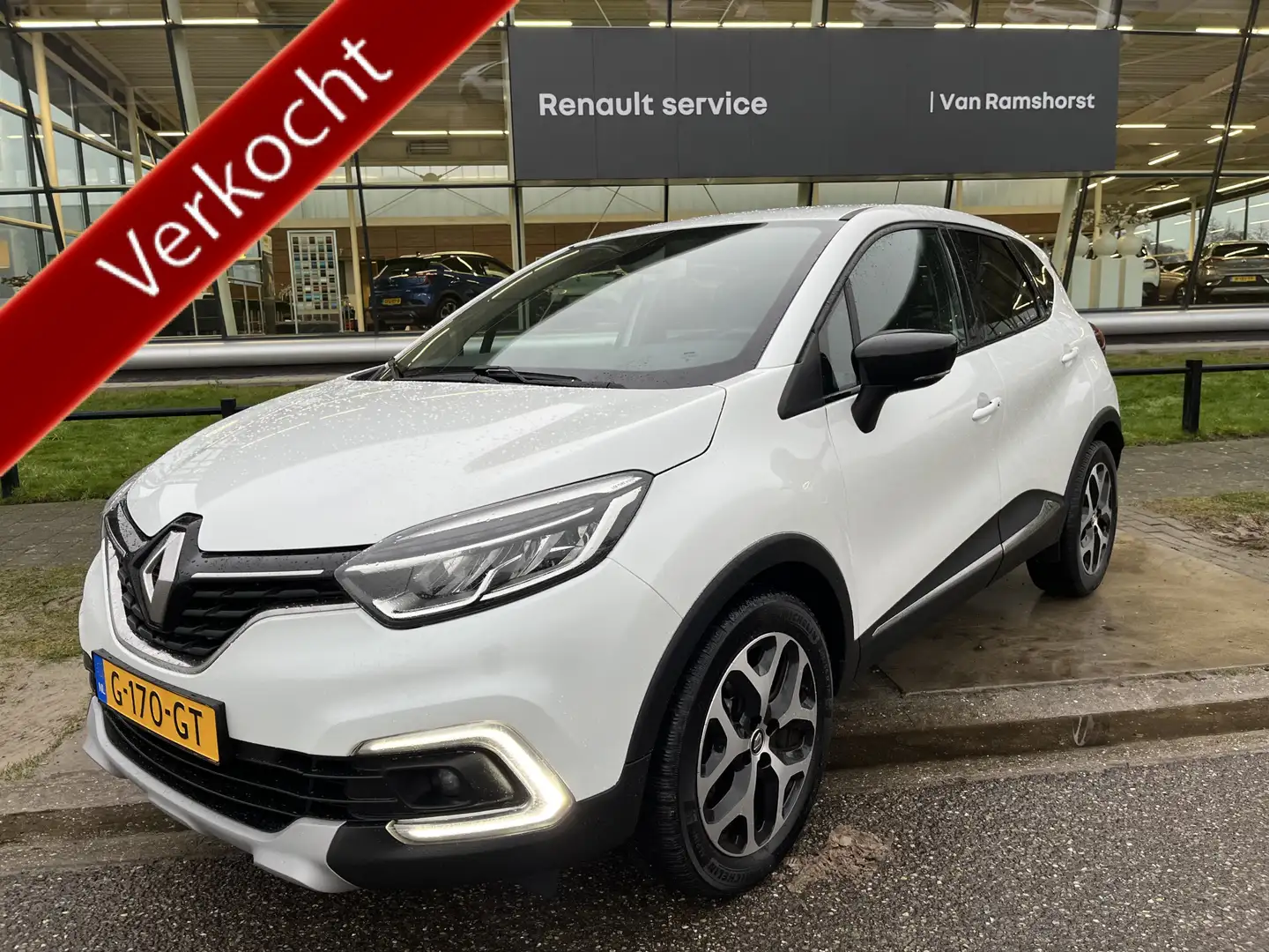 Renault Captur 0.9 TCe Intens / Trekhaak / 17'' LMV / Keyless / P Wit - 1