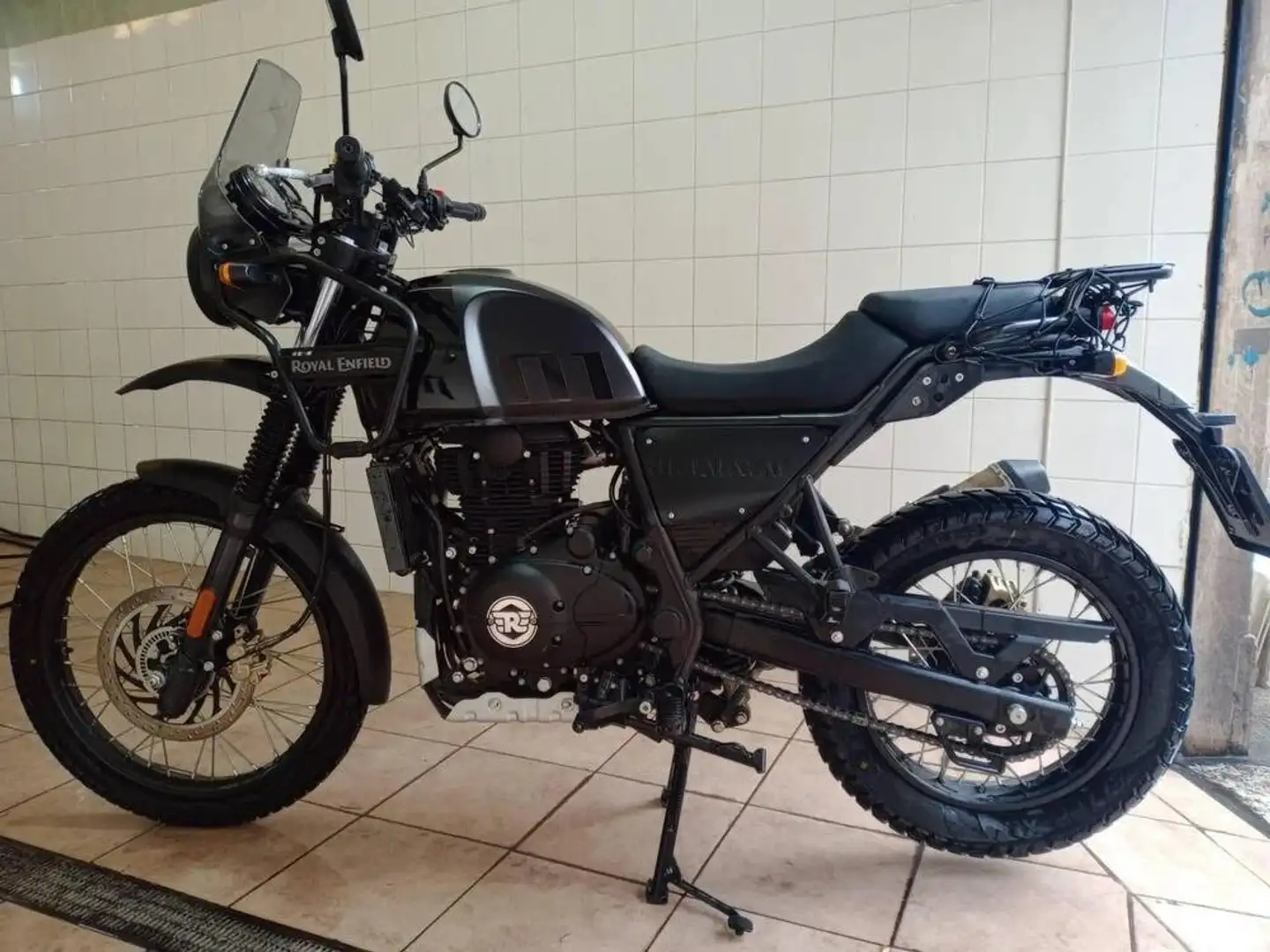 Royal Enfield Himalayan Fekete - 2