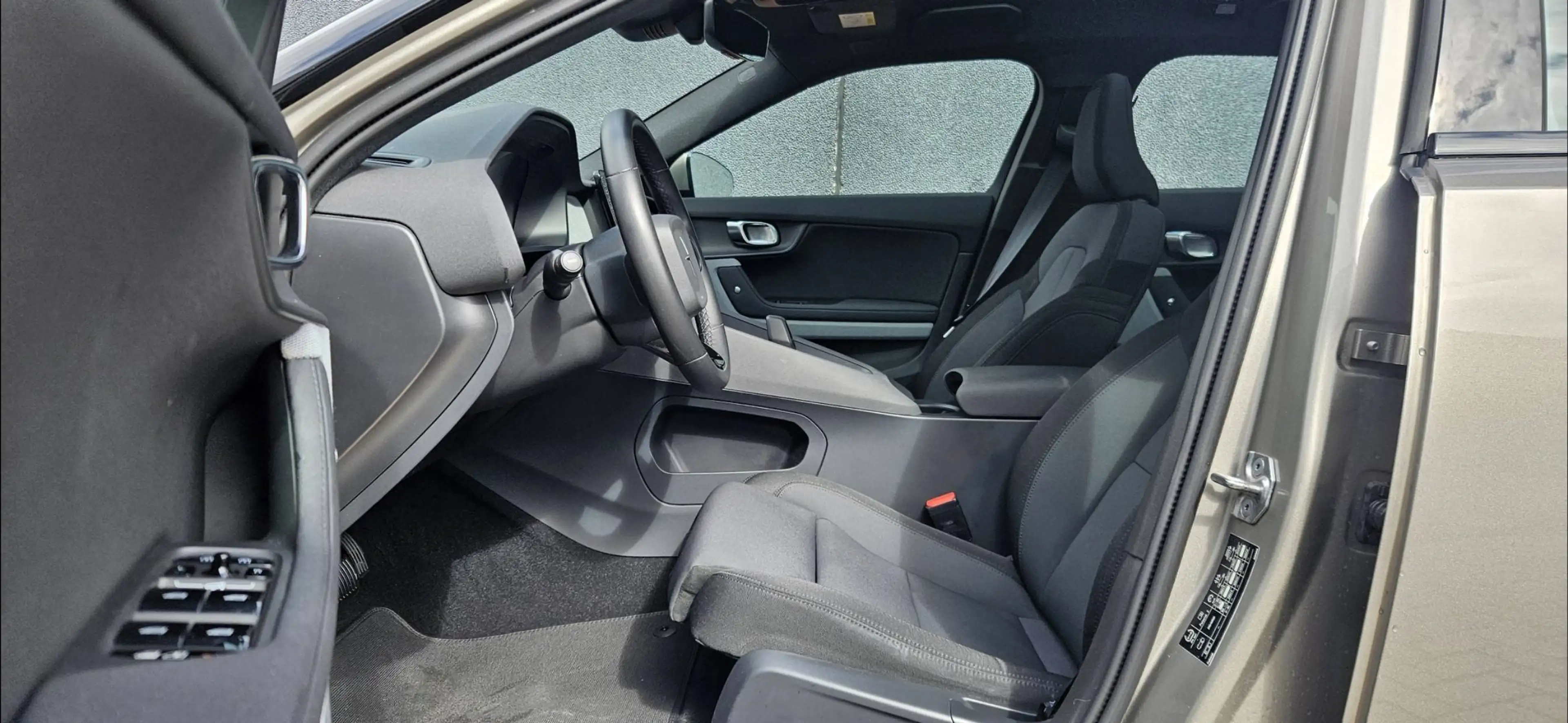 Polestar 2 78 kWh Dual Motor Plus Pack (300kW) FULL OTION — photo 8