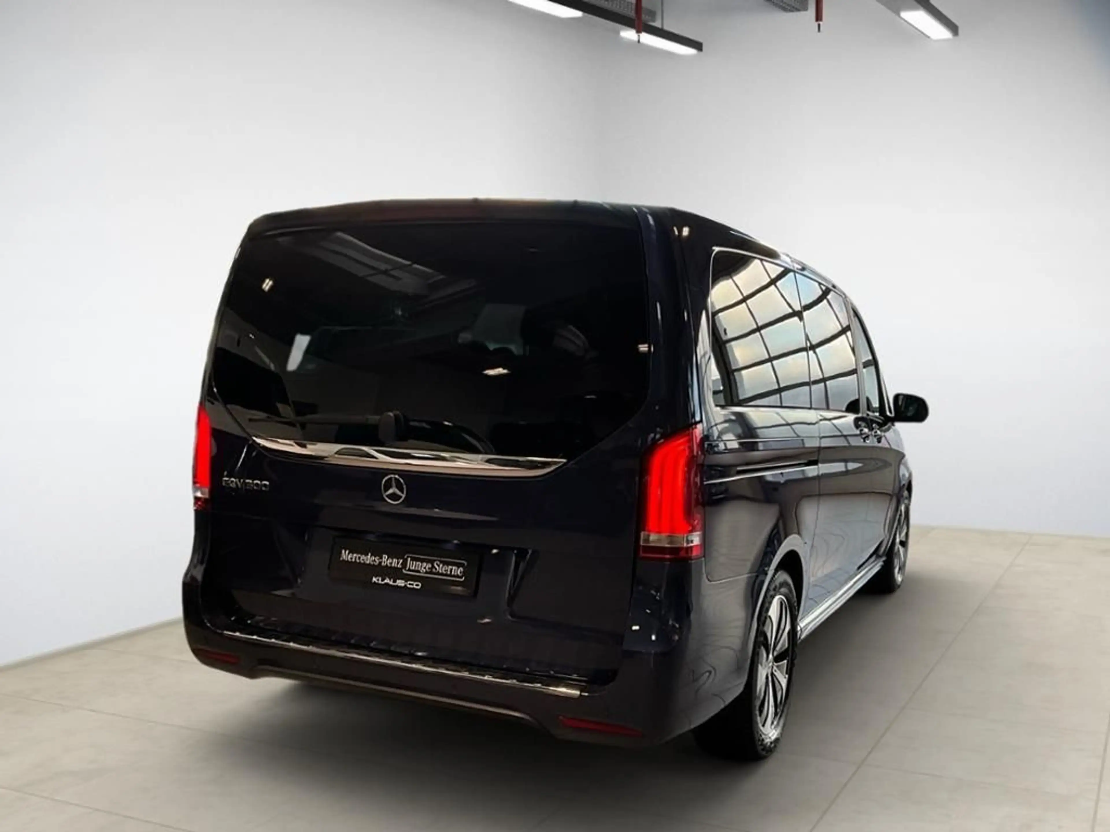 Mercedes-Benz EQV 300 300 lang 360 AUT Facelift Fernlichtass. Kam. — photo 4
