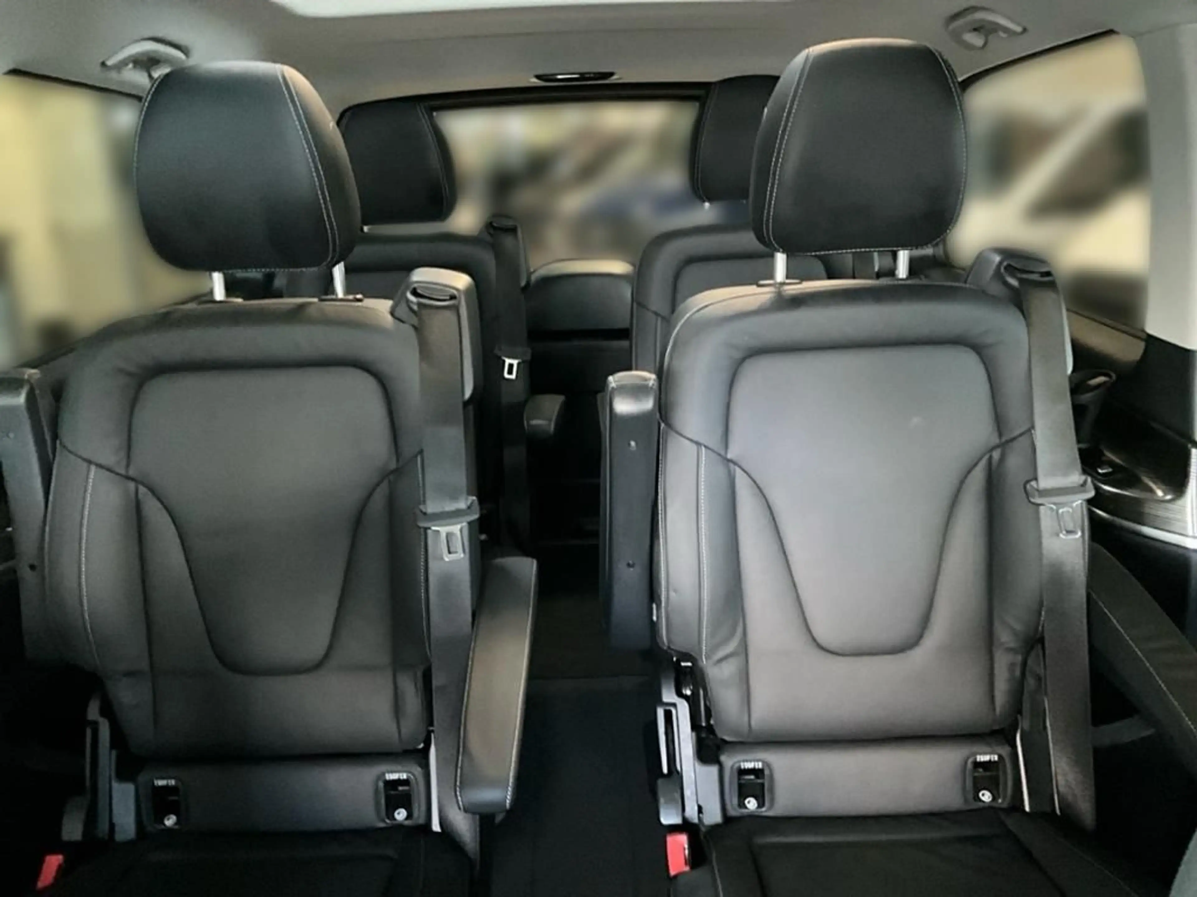 Mercedes-Benz EQV 300 300 lang 360 AUT Facelift Fernlichtass. Kam. — photo 14