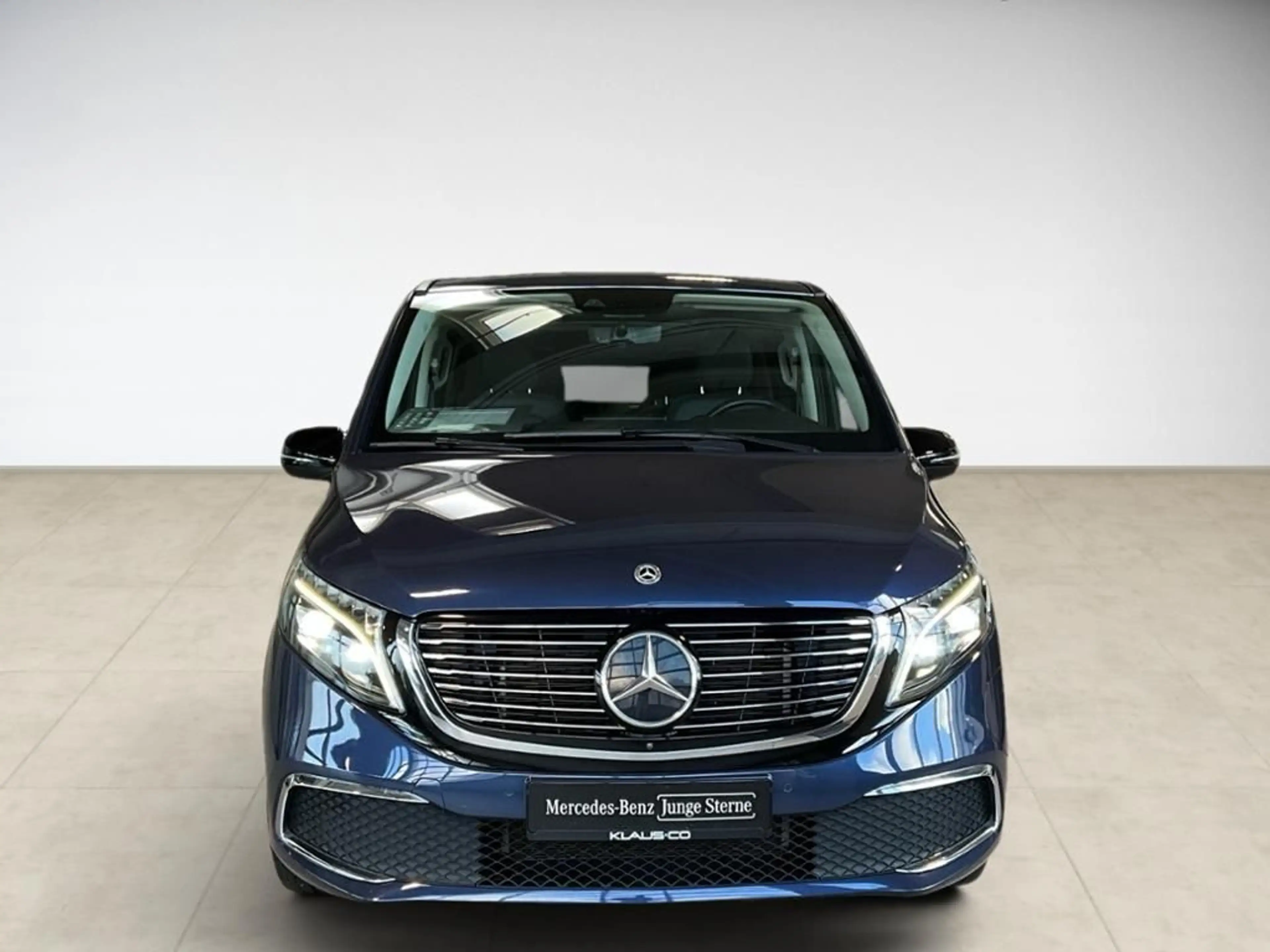 Mercedes-Benz EQV 300 300 lang 360 AUT Facelift Fernlichtass. Kam. — photo 2