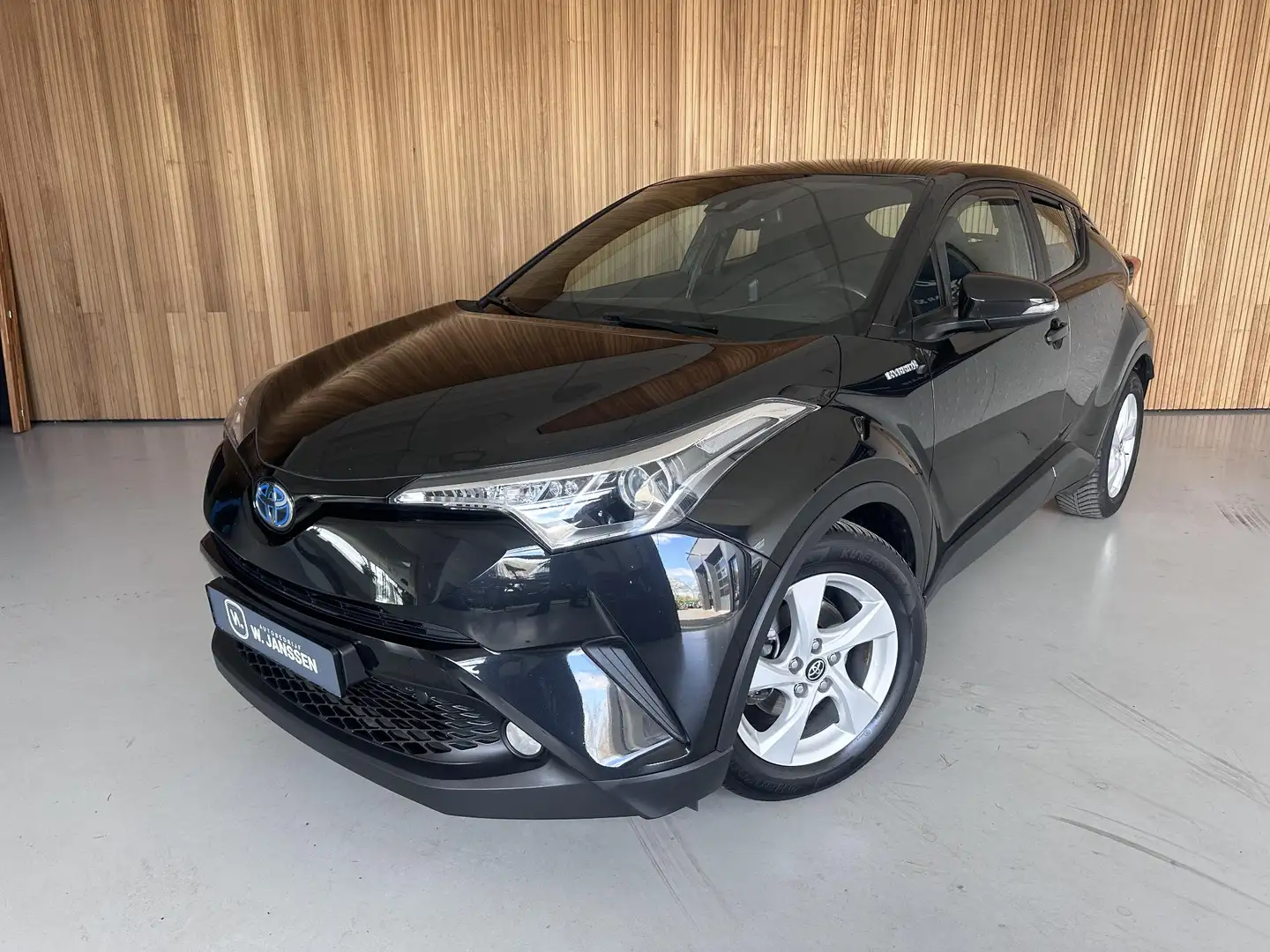 Toyota C-HR 1.8 Hybrid Energy Camera | Dealer onderhouden Zwart - 1