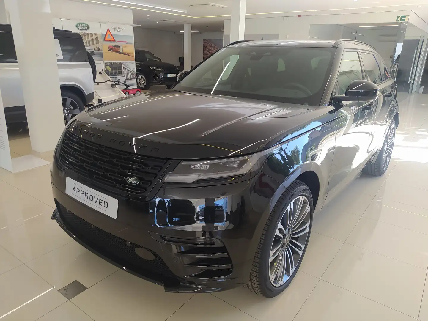 Land Rover Range Rover Velar 2.0D I4 MHEV Dynamic SE 4WD Aut. 204 Negro - 1