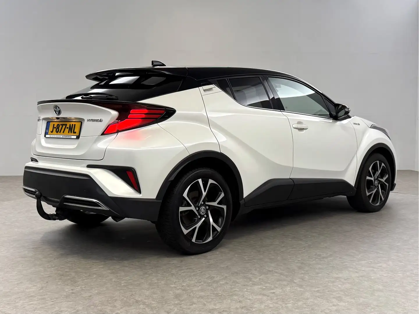 Toyota C-HR 2.0 Hybrid 217PK Business Plus | Camera | Trekhaak Wit - 2