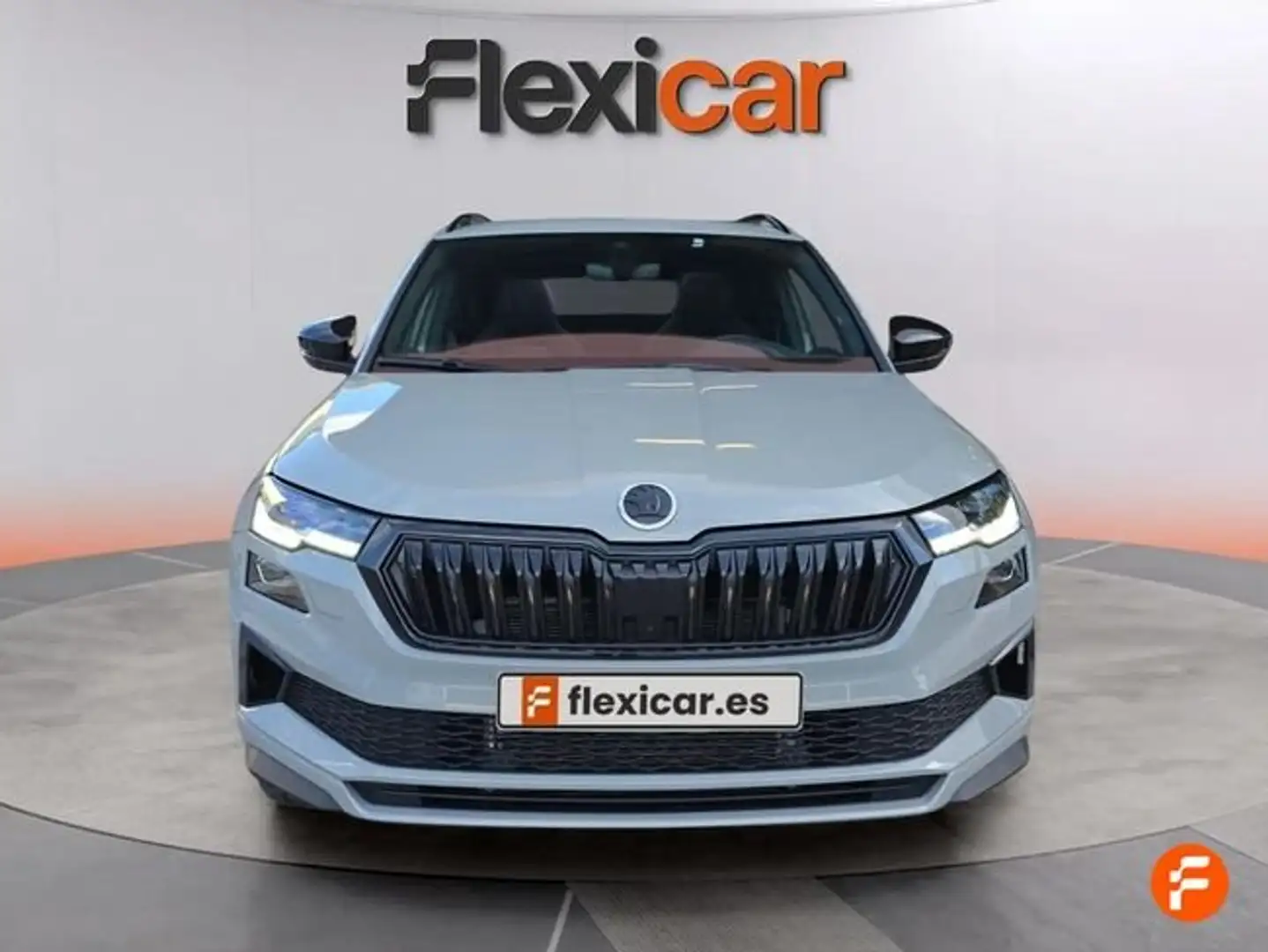 Skoda Karoq 1.5 TSI Sportline ACT DSG 110KW Gris - 2