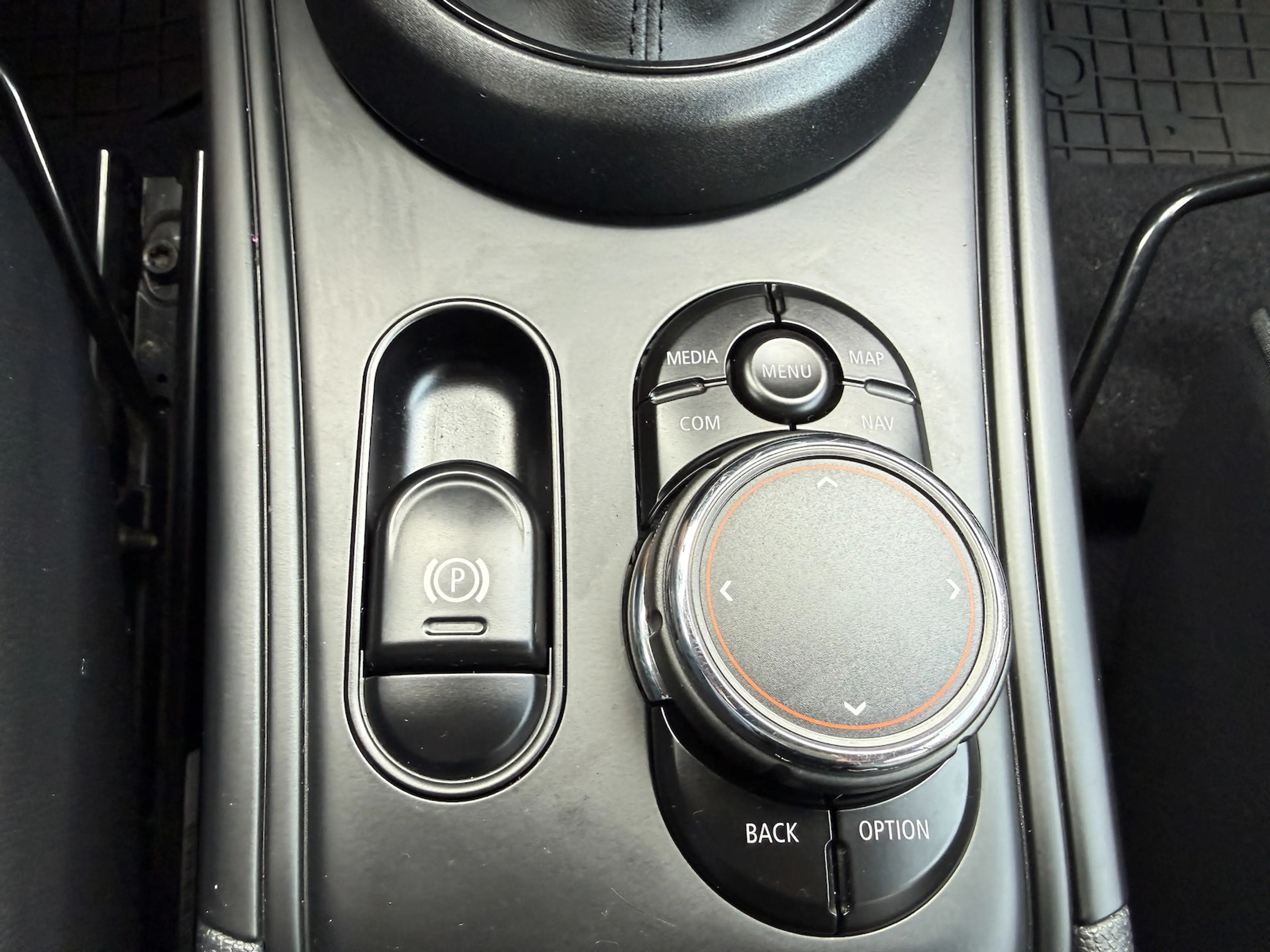 MINI Cooper SD Countryman *LED,Teilleder,Head up,AHK* — photo 10