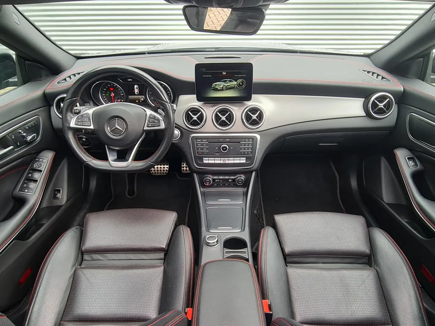 Mercedes-Benz CLA 180 AMG | Panoramadak | Leer | Led | Memory seats Grigio - 2