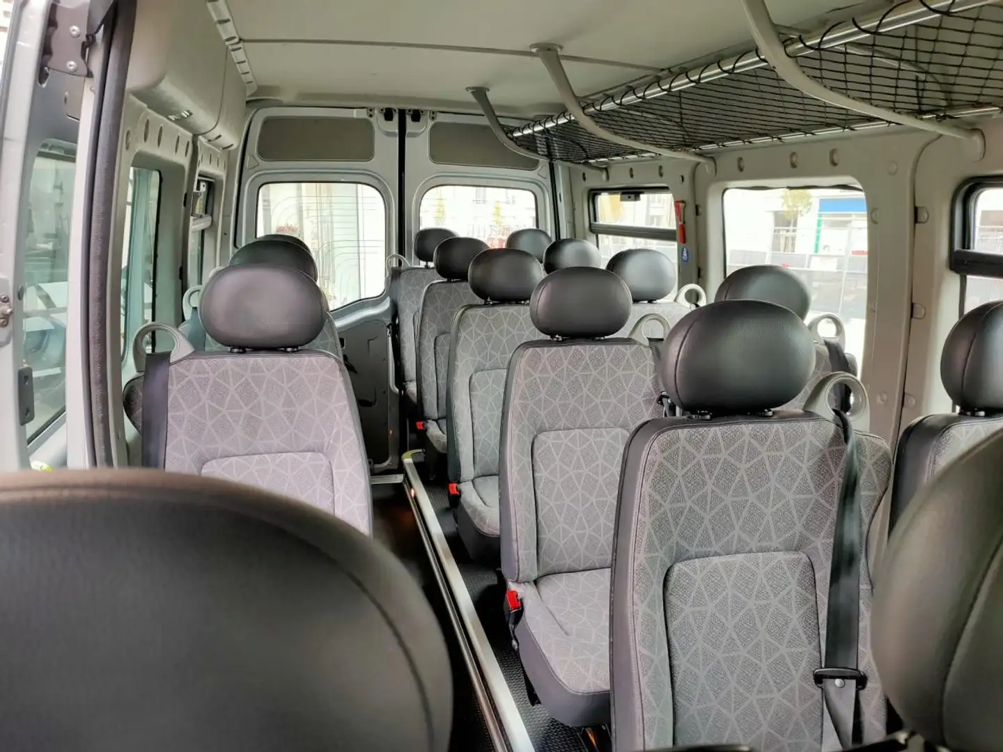Renault Master L3H2 3T9 2.5 DCI 120CH Gris - 2