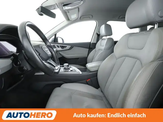 Audi E-Tron view 11