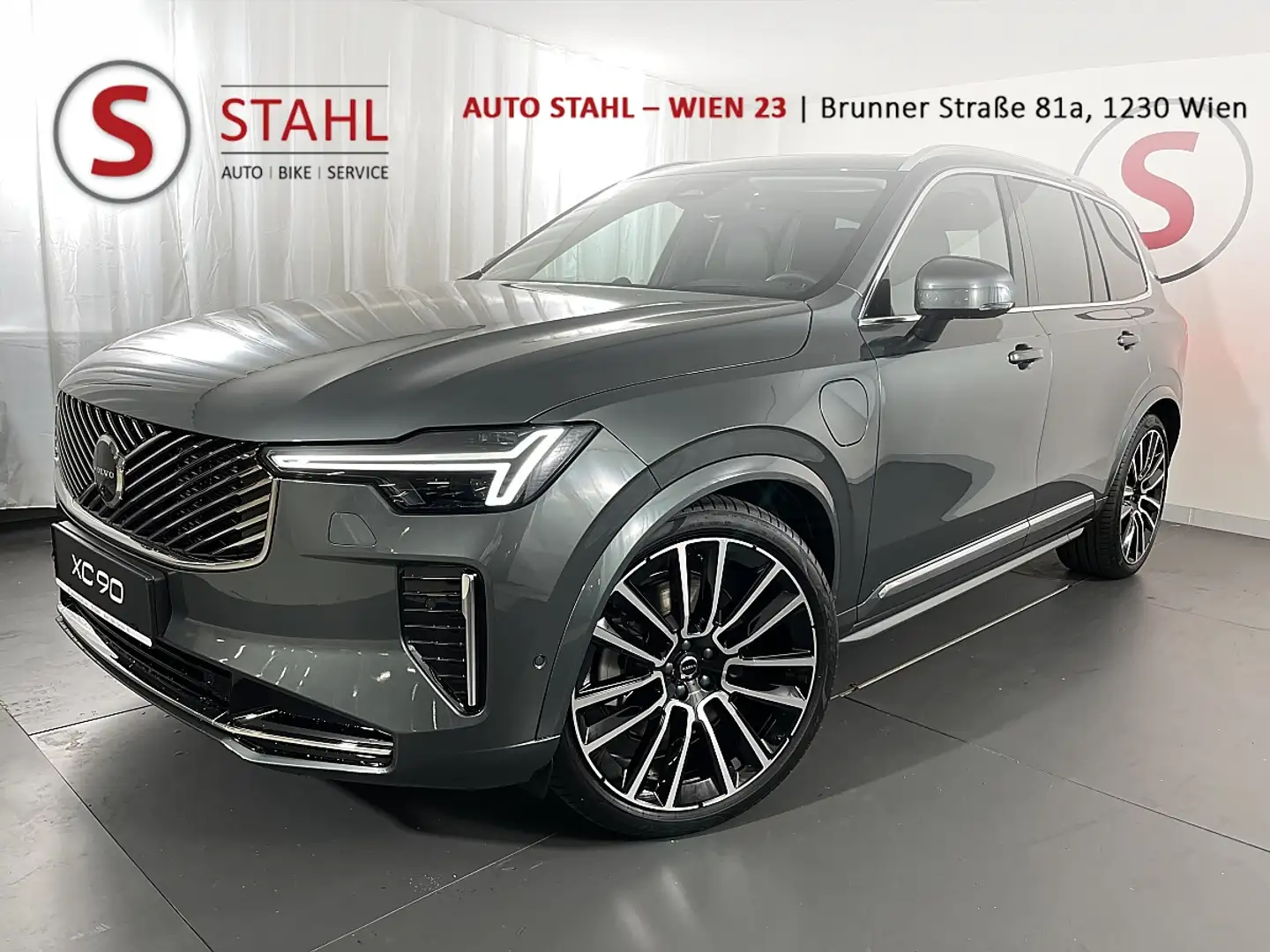 Volvo XC90 T8 Ultra Bright Executive Edition | Auto Stahl... Grün - 1