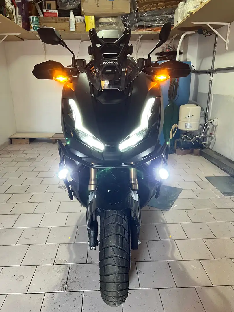 Honda ADV 350 Чорний - 1