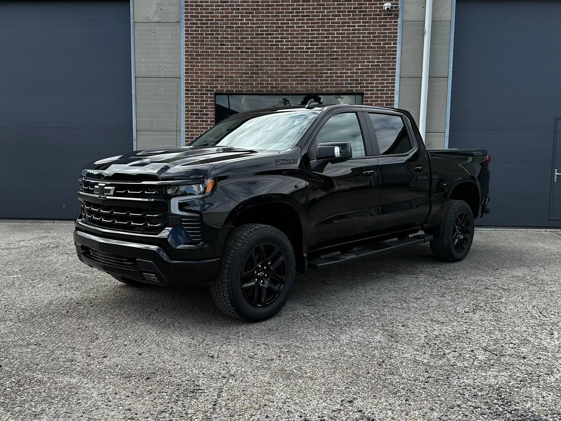 Chevrolet Silverado 2026 검정 사진 4