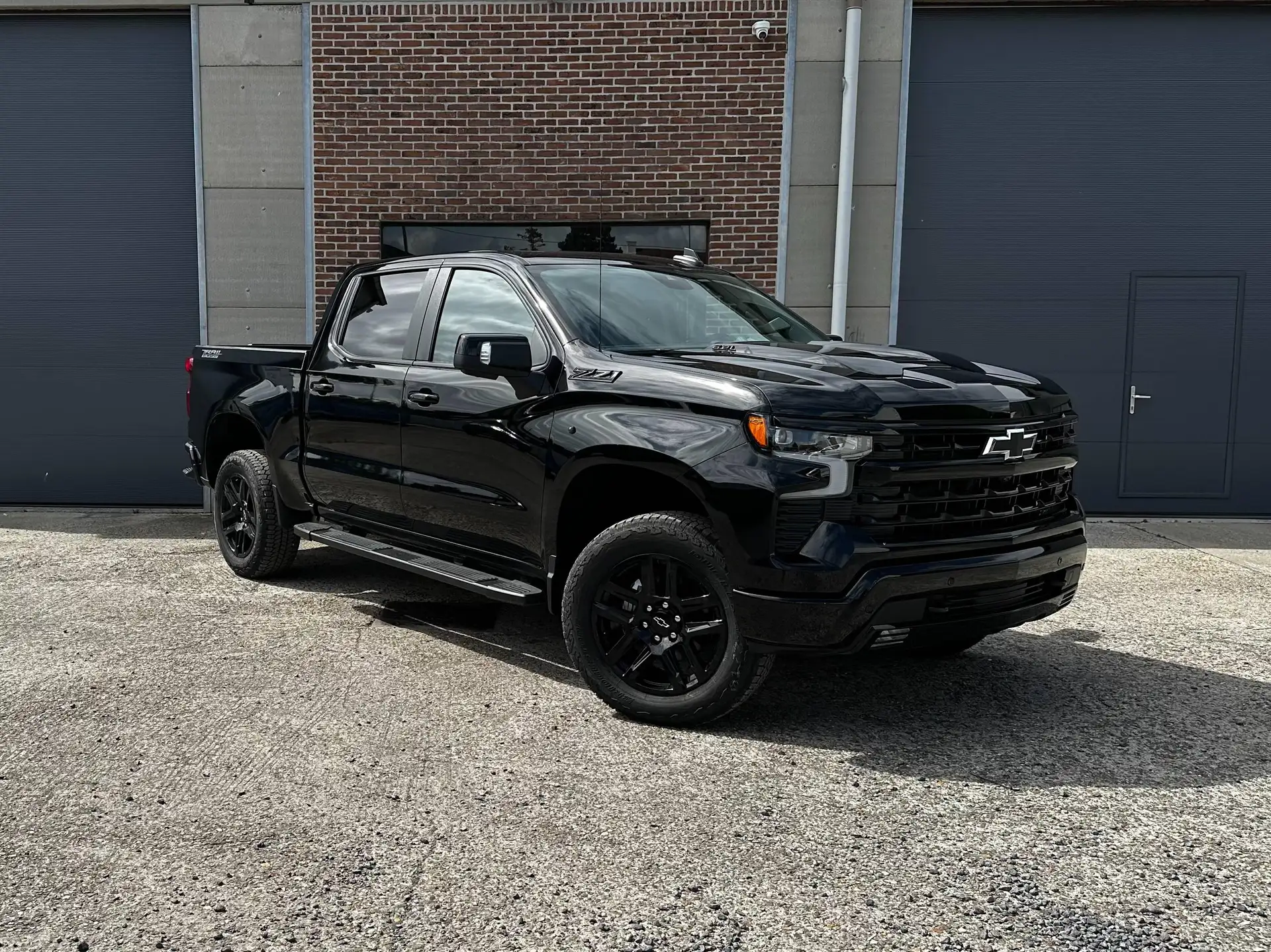 Chevrolet Silverado 2026 검정 사진 1