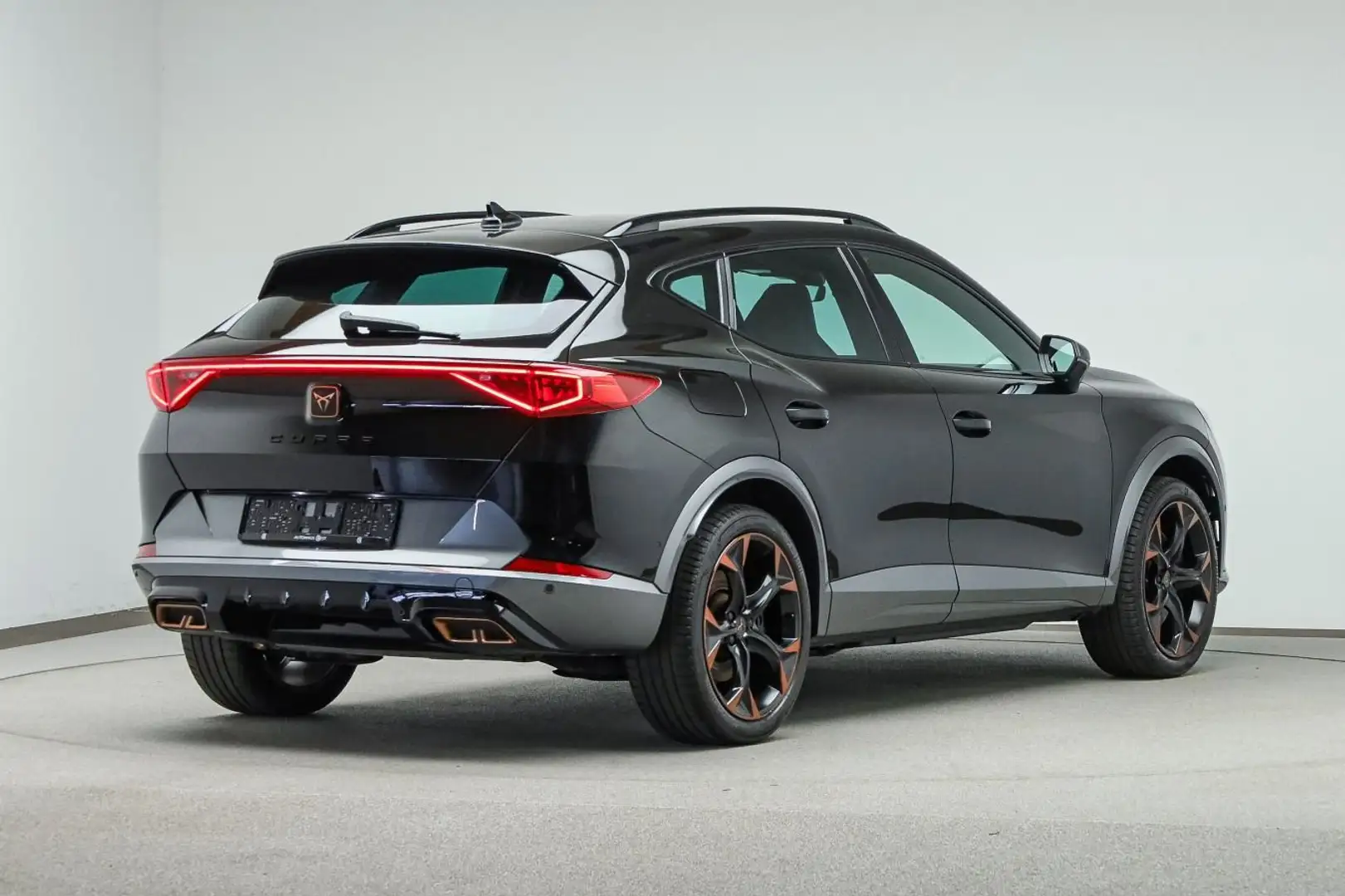 CUPRA Formentor 1.4 e-Hybrid VZ*LED*AHK*KAMERA*PDC*SHZ Schwarz - 2