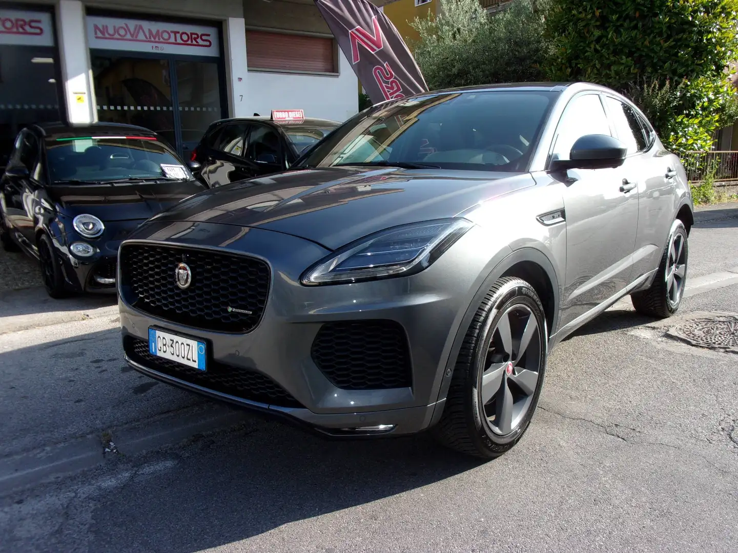 Jaguar E-Pace E-Pace 2.0d i4 R-Dynamic SE awd 180cv auto my19 Grijs - 1