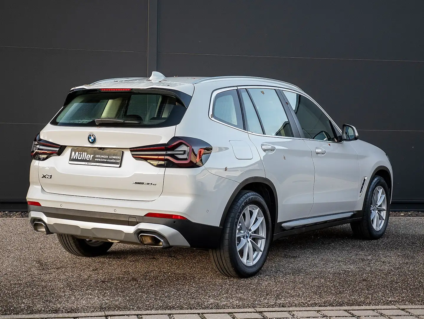 BMW X3 xDrive30e AHK Kamera Sitze-Elektr. DAB LED SH Weiß - 2