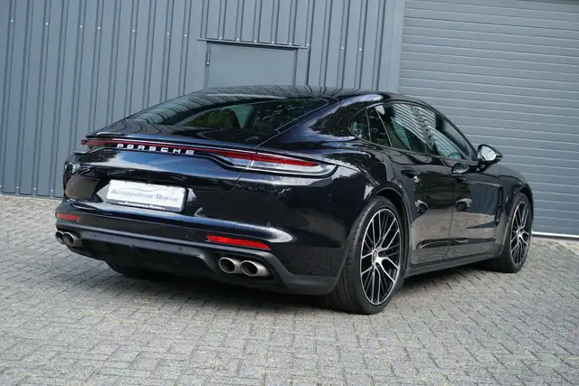 Porsche Panamera view 7