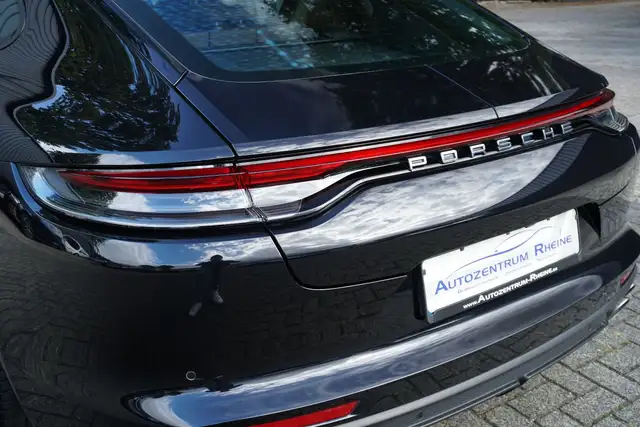 Porsche Panamera view 10
