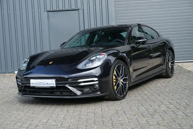 Porsche Panamera view 3