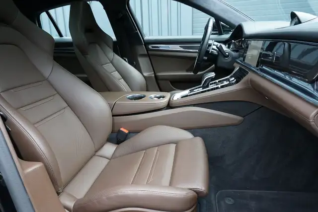 Porsche Panamera view 15