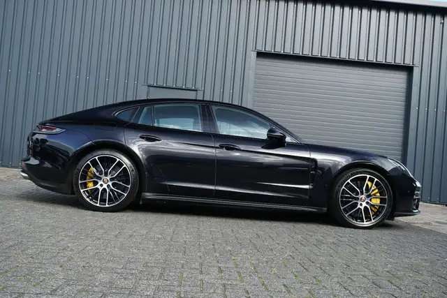 Porsche Panamera view 8