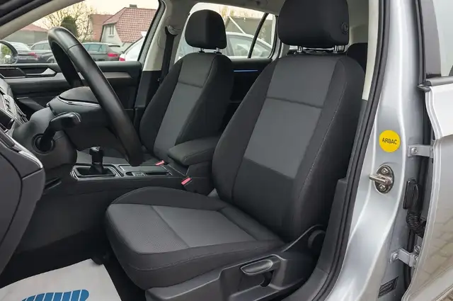 Volkswagen Passat view 8