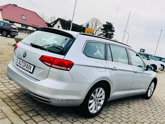 Volkswagen Passat view 6