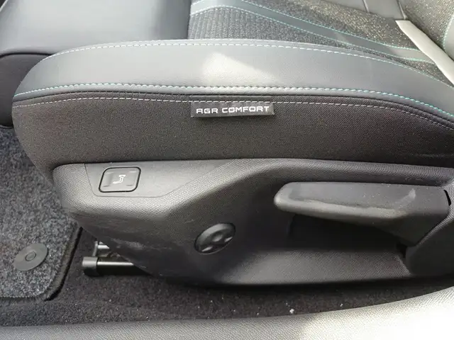 Peugeot 308 view 5