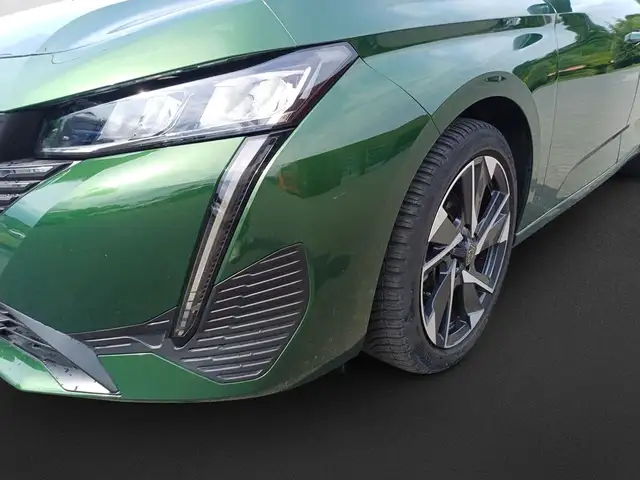 Peugeot 308 view 8