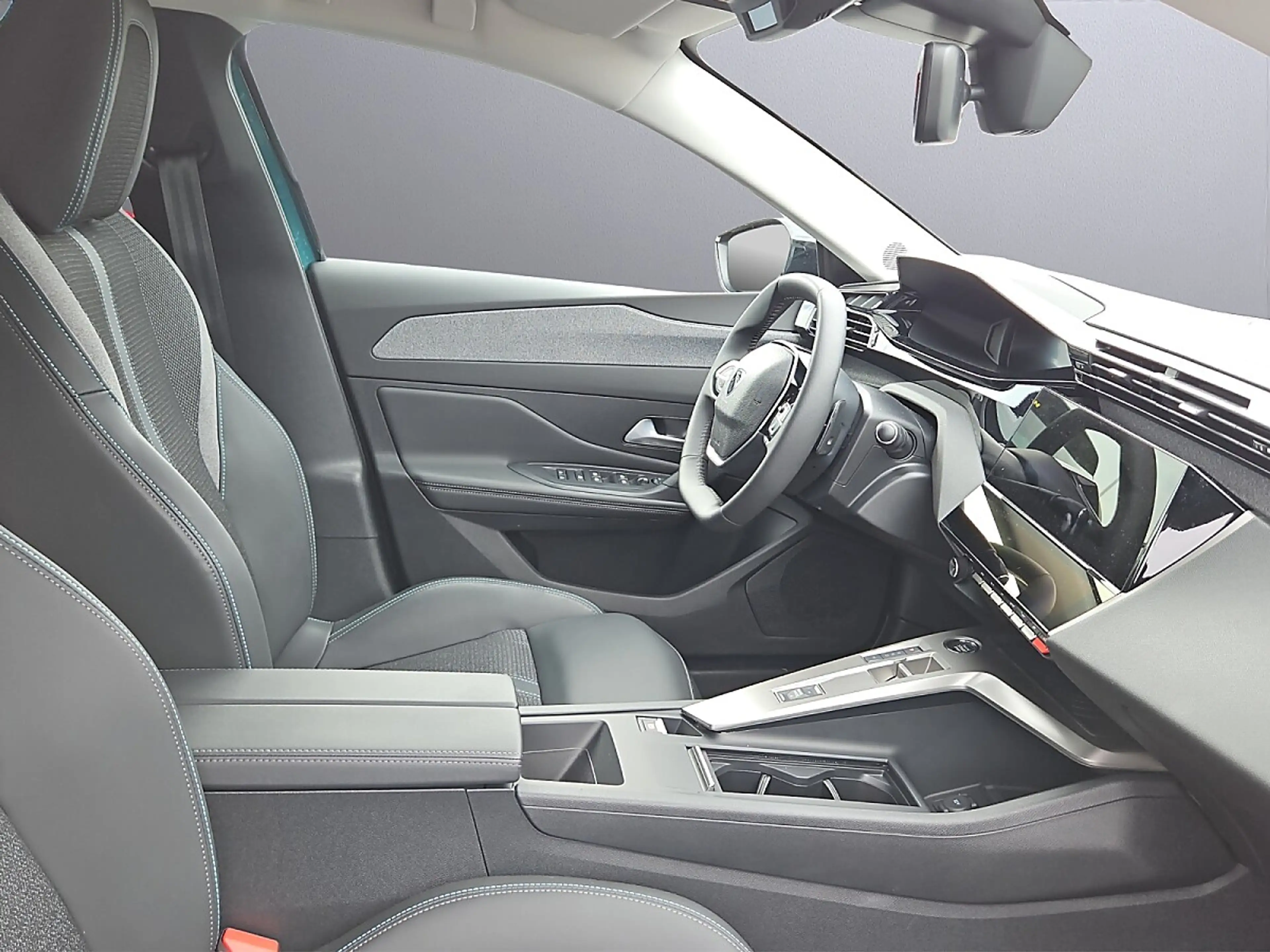 Peugeot 308 SW Hybrid 145 e-DSC6 Allure — photo 15
