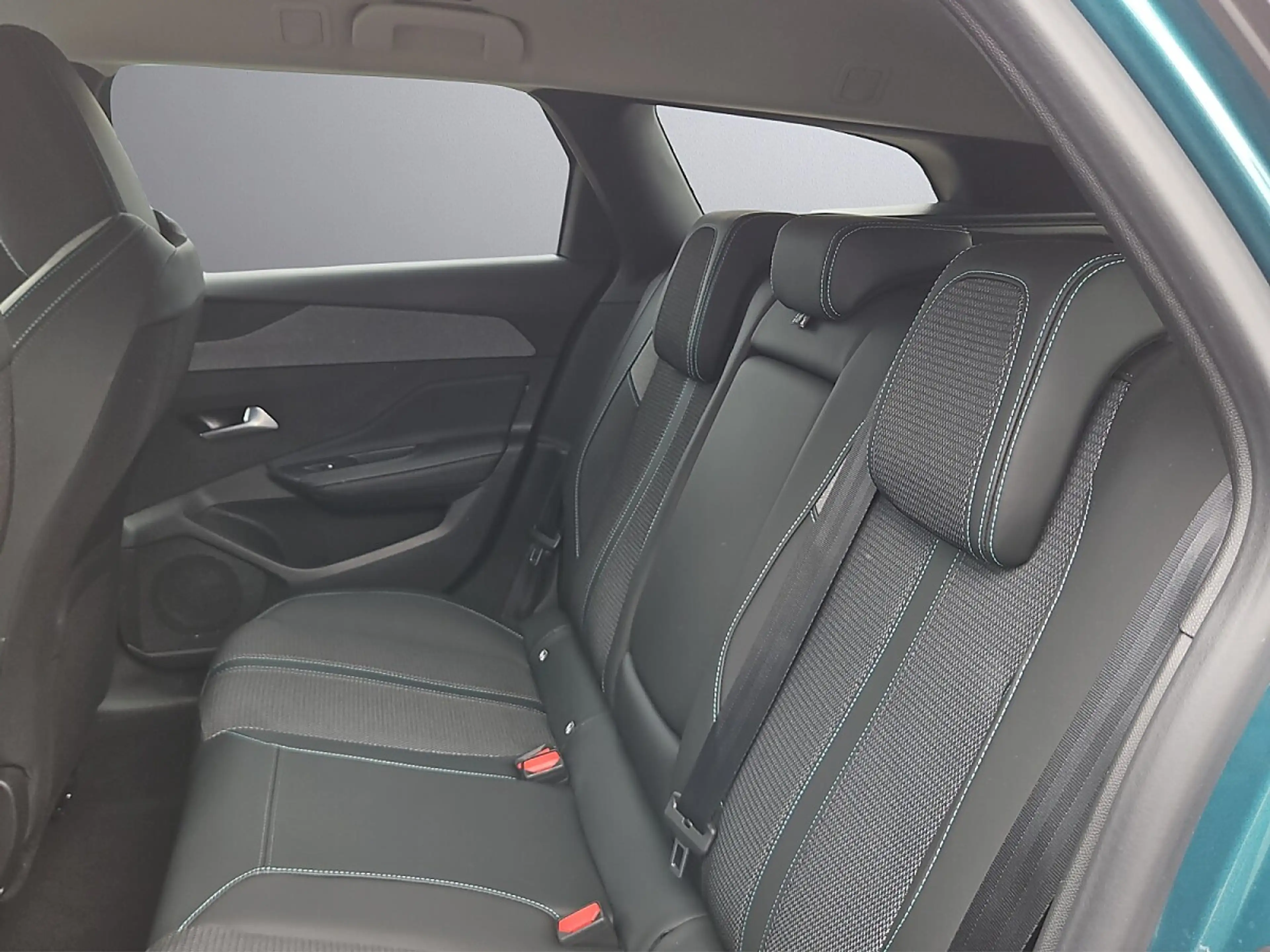 Peugeot 308 SW Hybrid 145 e-DSC6 Allure — photo 14