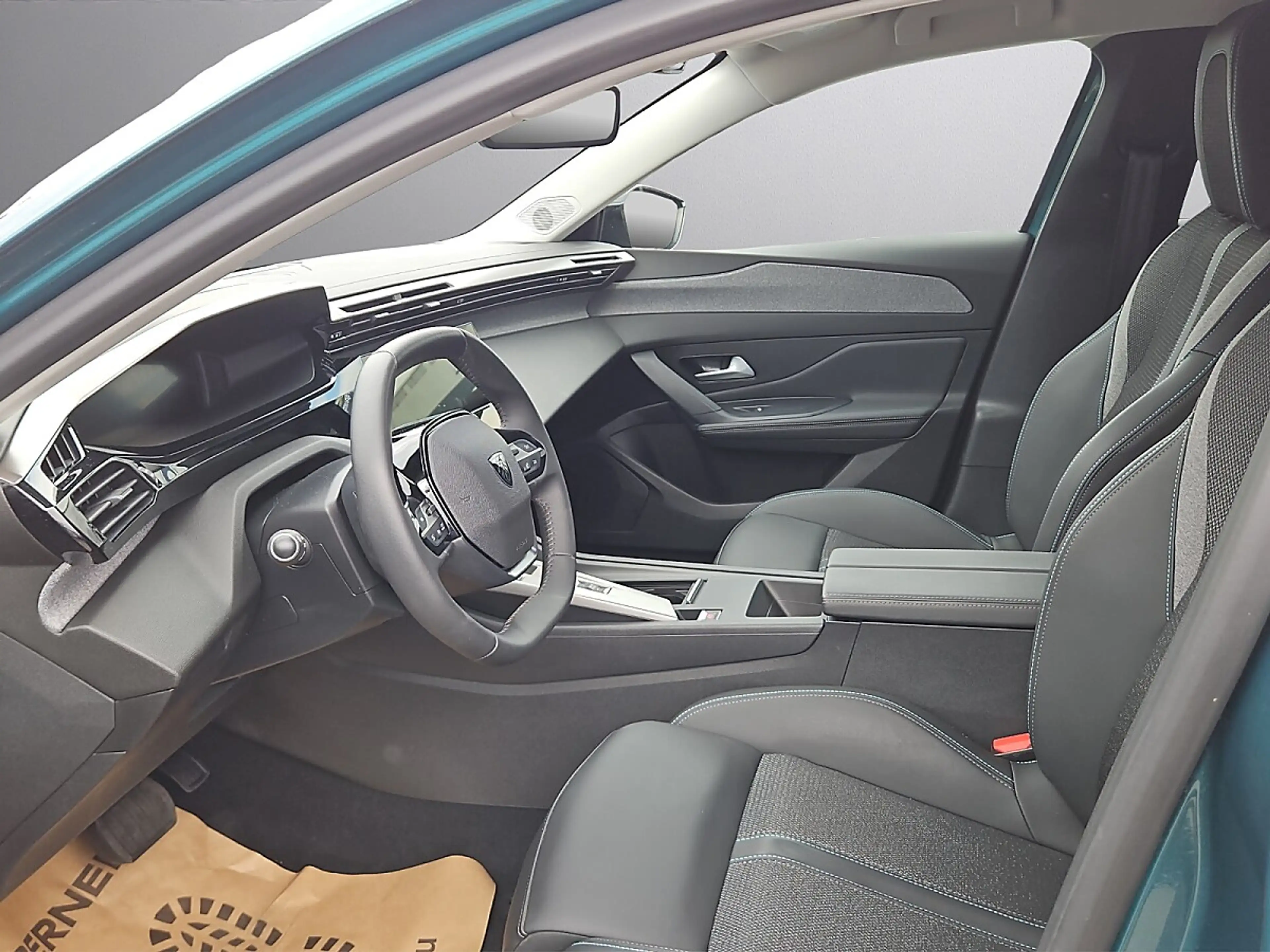 Peugeot 308 SW Hybrid 145 e-DSC6 Allure — photo 13