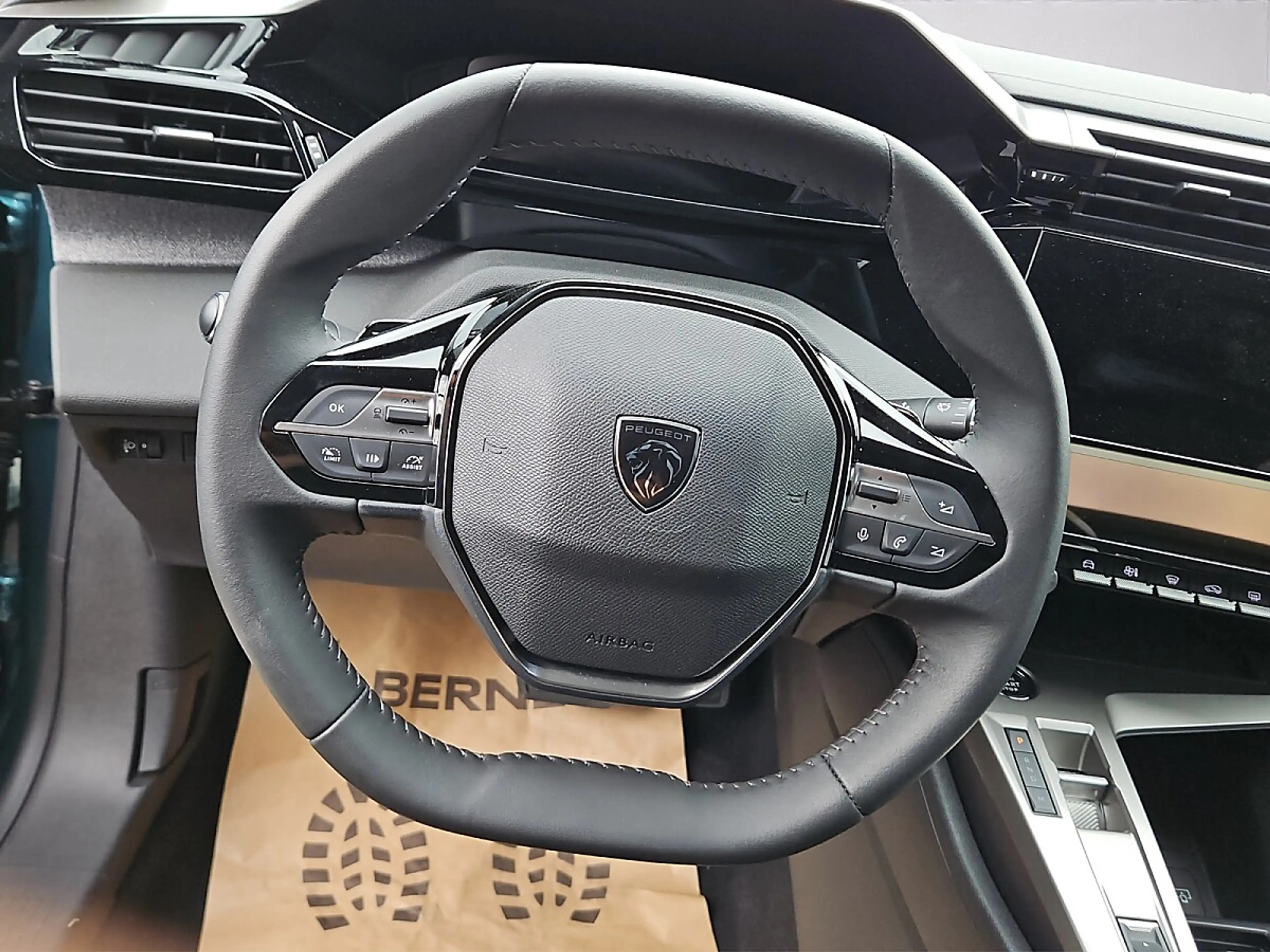 Peugeot 308 SW Hybrid 145 e-DSC6 Allure — photo 8