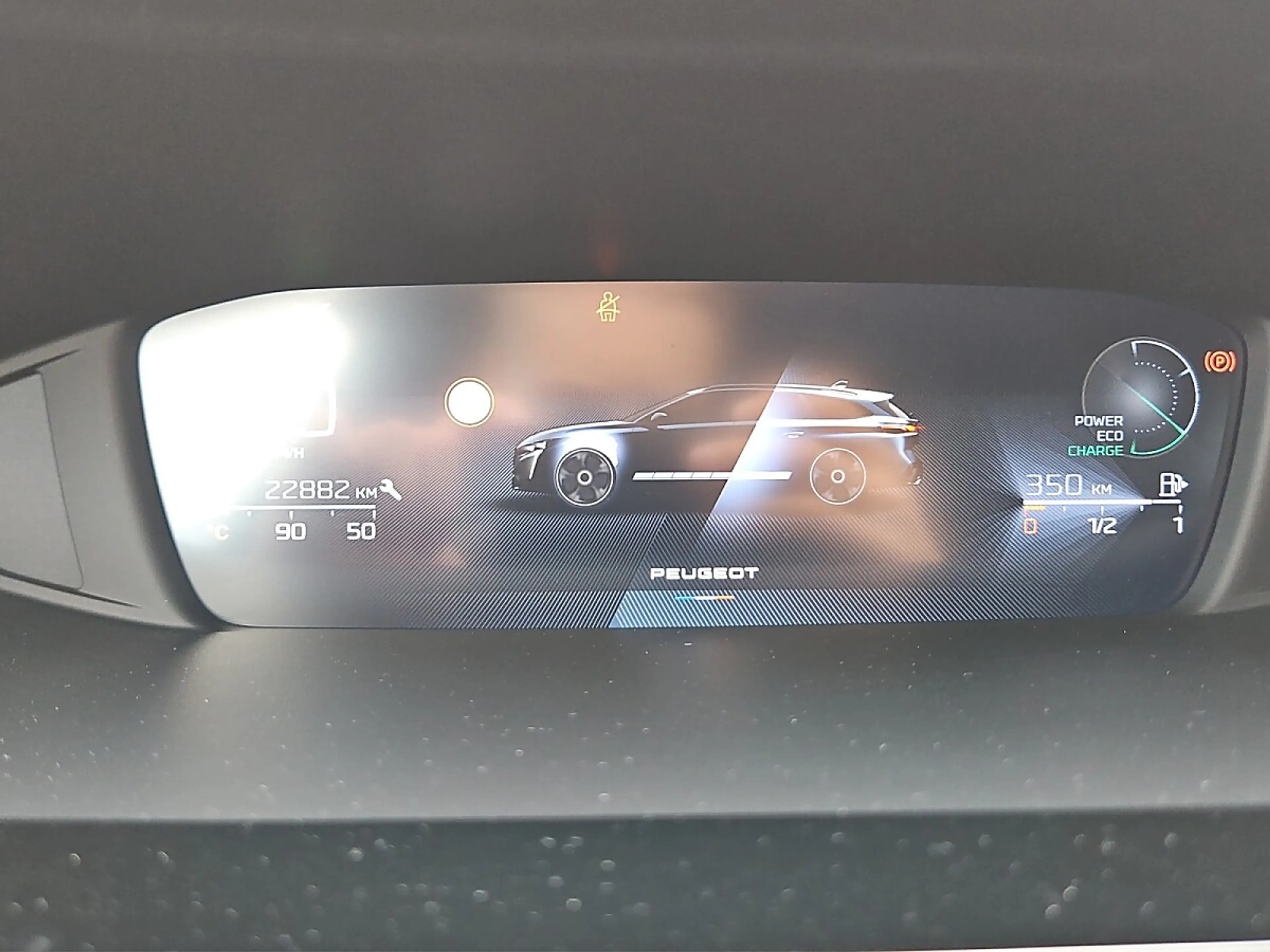 Peugeot 308 SW Hybrid 145 e-DSC6 Allure — photo 9