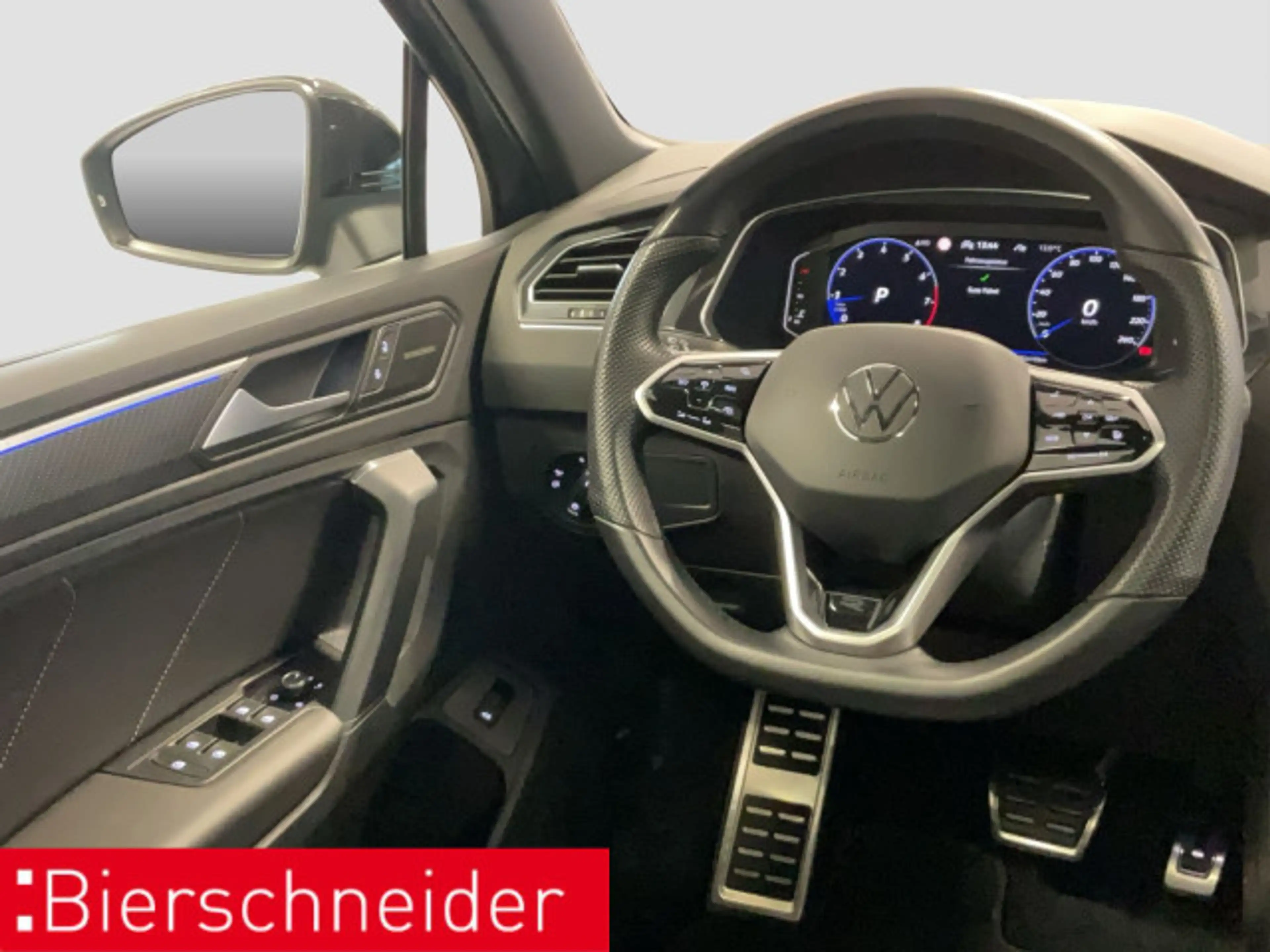 Volkswagen Tiguan 2.0 TSI DSG 4Mo R-Line Black AHK PANO STA — photo 13