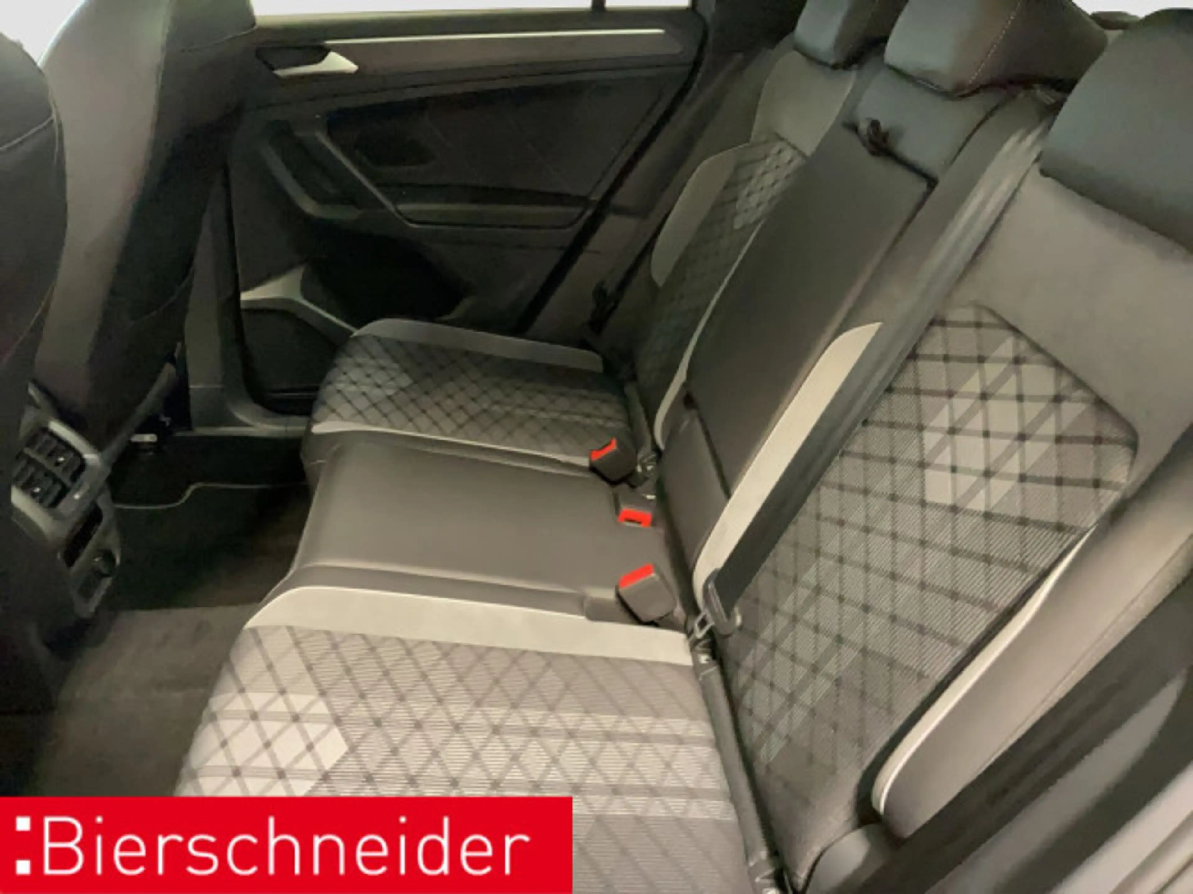 Volkswagen Tiguan 2.0 TSI DSG 4Mo R-Line Black AHK PANO STA — photo 14