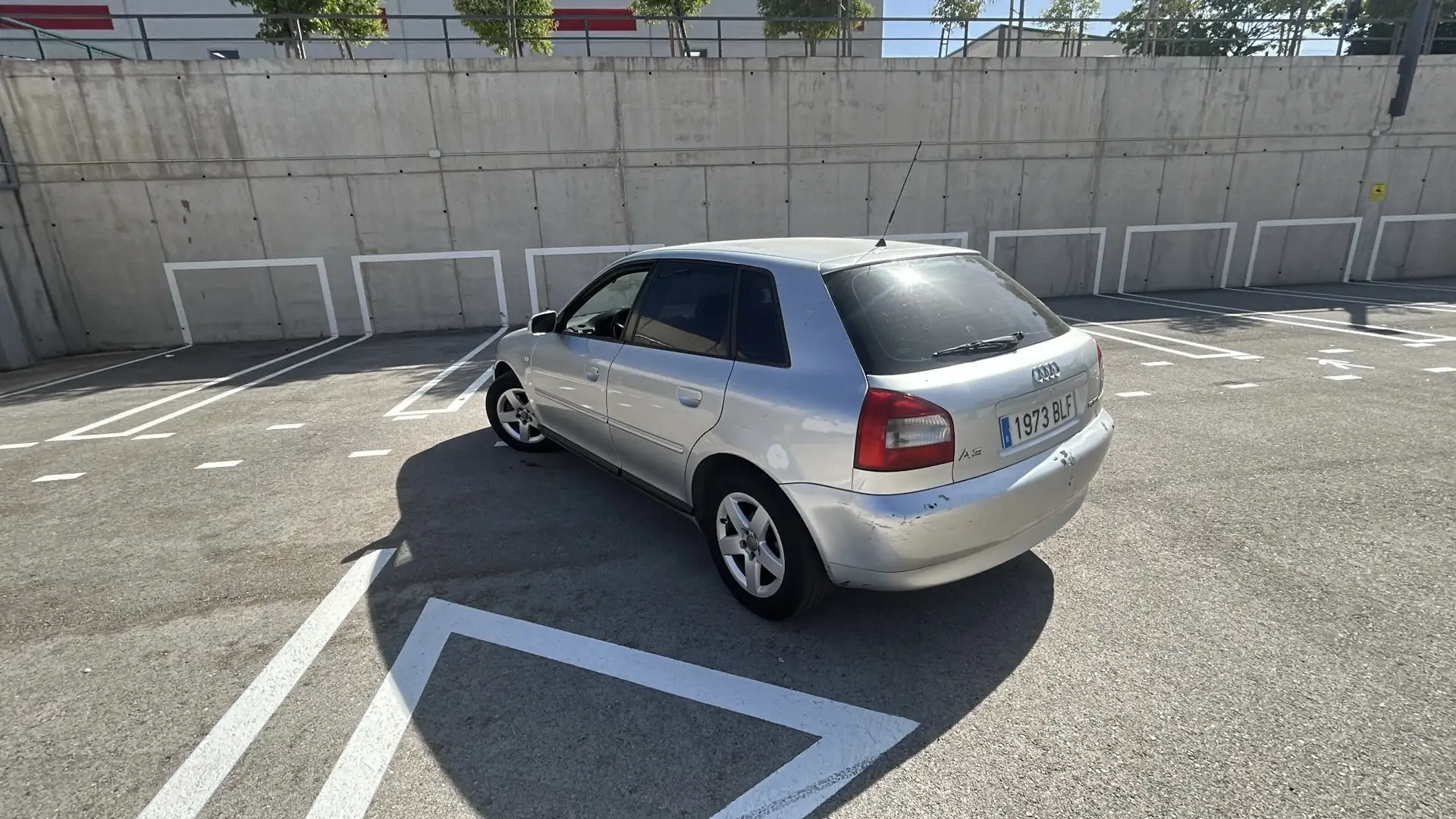 Audi A3 1.9TDI Ambiente Aut. - 2
