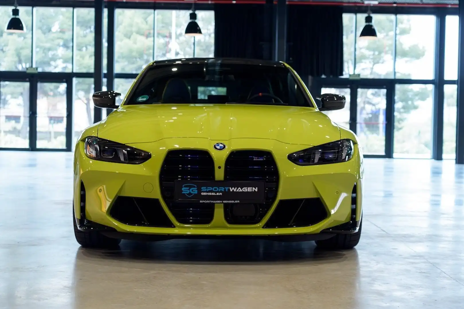 BMW M3 Competition Limousine Geel - 2