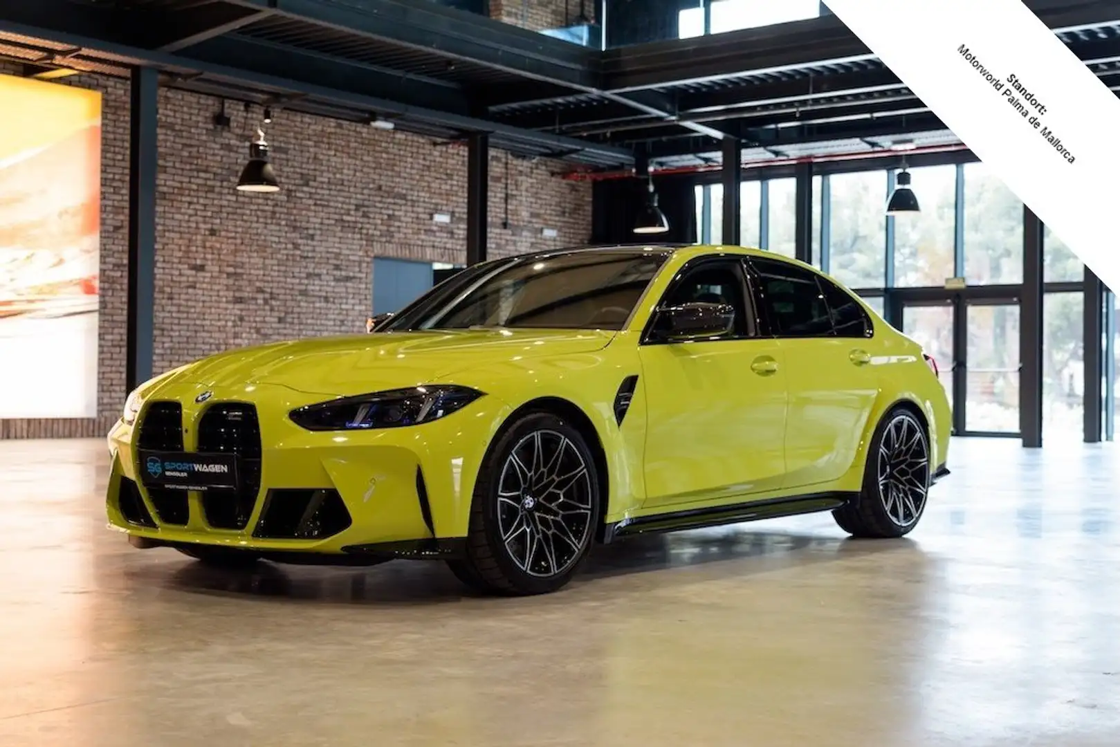 BMW M3 Competition Limousine Geel - 1