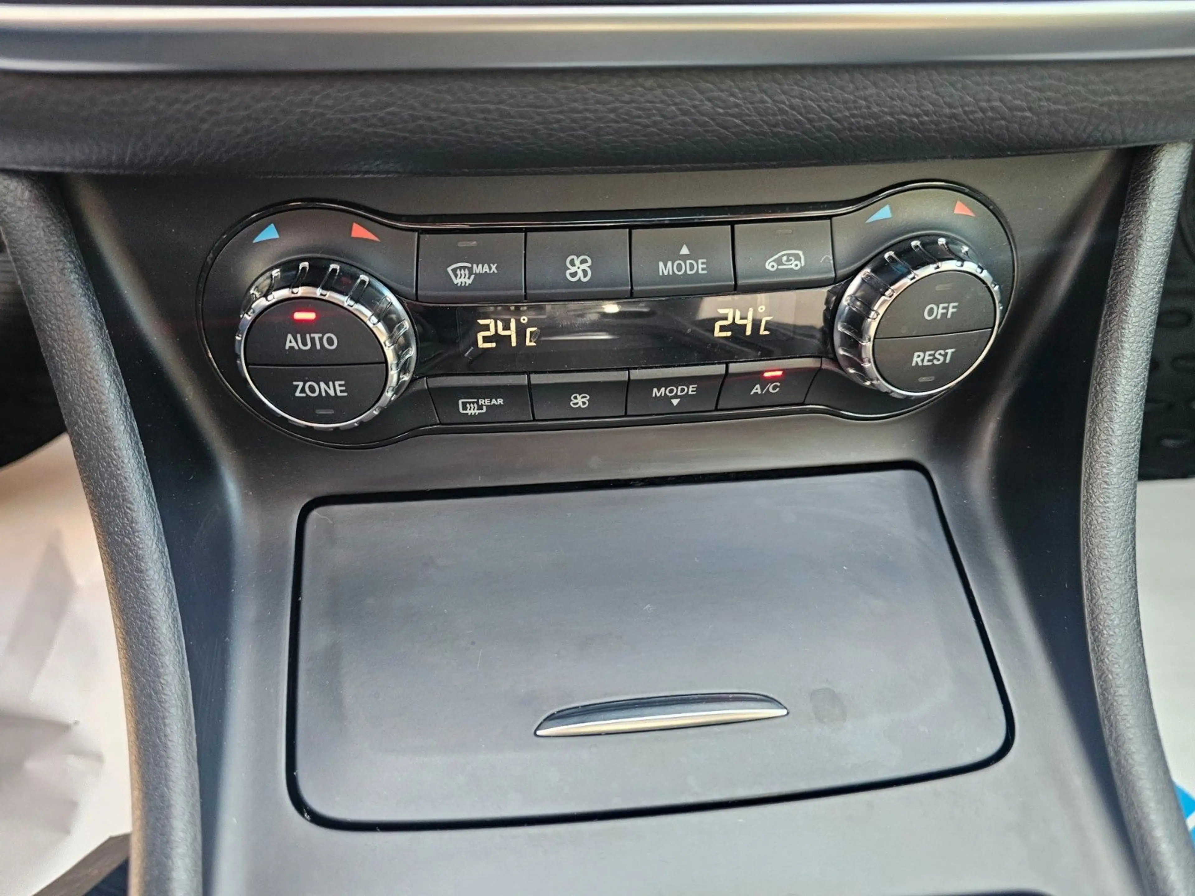 Mercedes-Benz GLA 180 GLA GLA 180 — photo 14