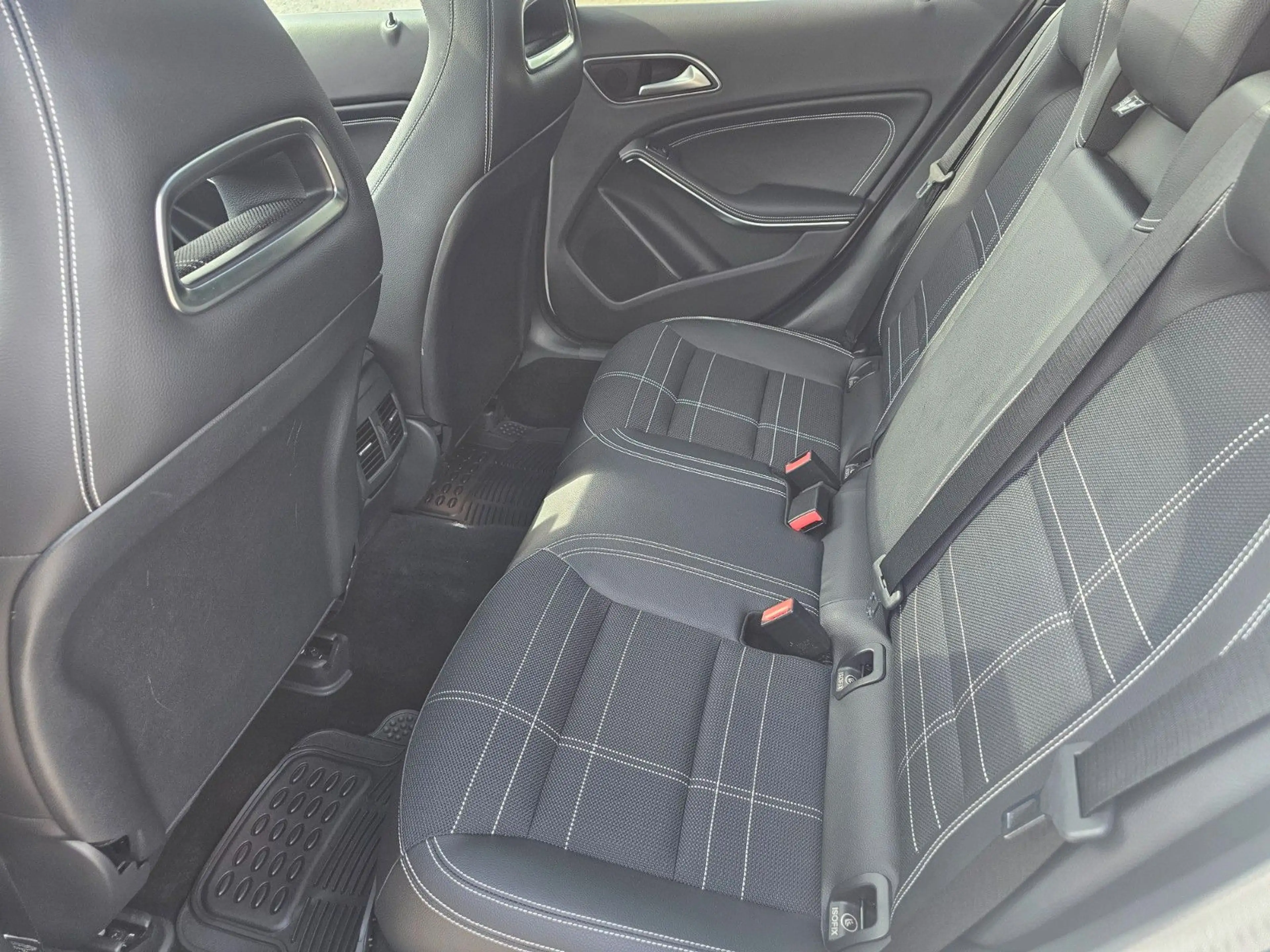 Mercedes-Benz GLA 180 GLA GLA 180 — photo 15